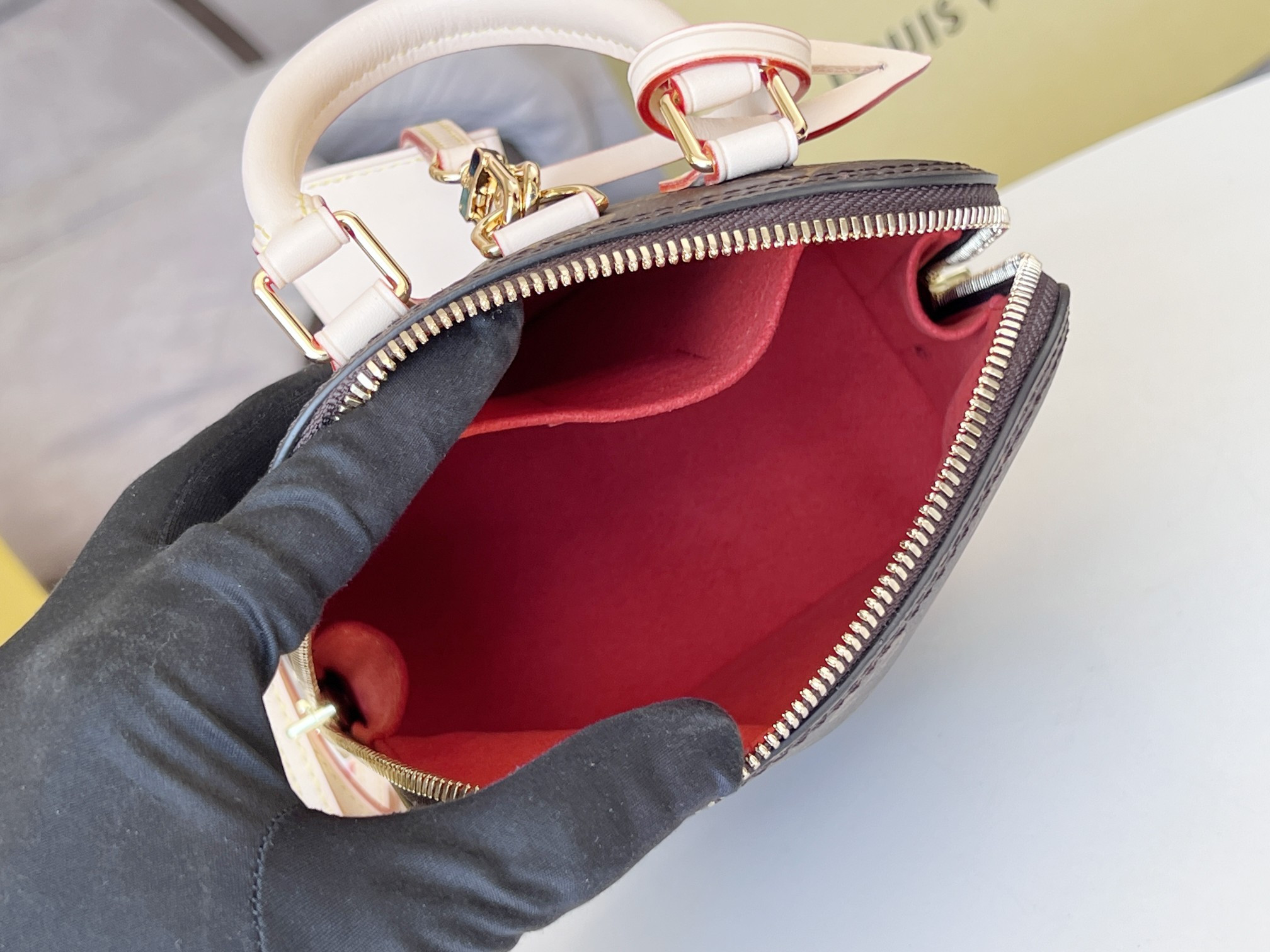 Louis Vuitton M47132 Alma Backpack 15 x 20 x 10 cm