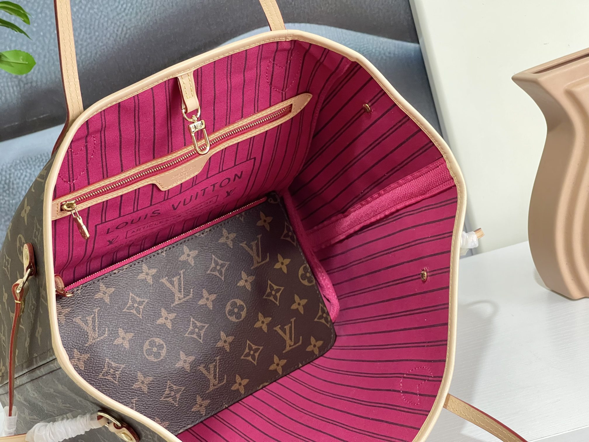 Louis Vuitton M41178 Neverfull MM 12.6 x 11.4 x 6.7 inches Without Box