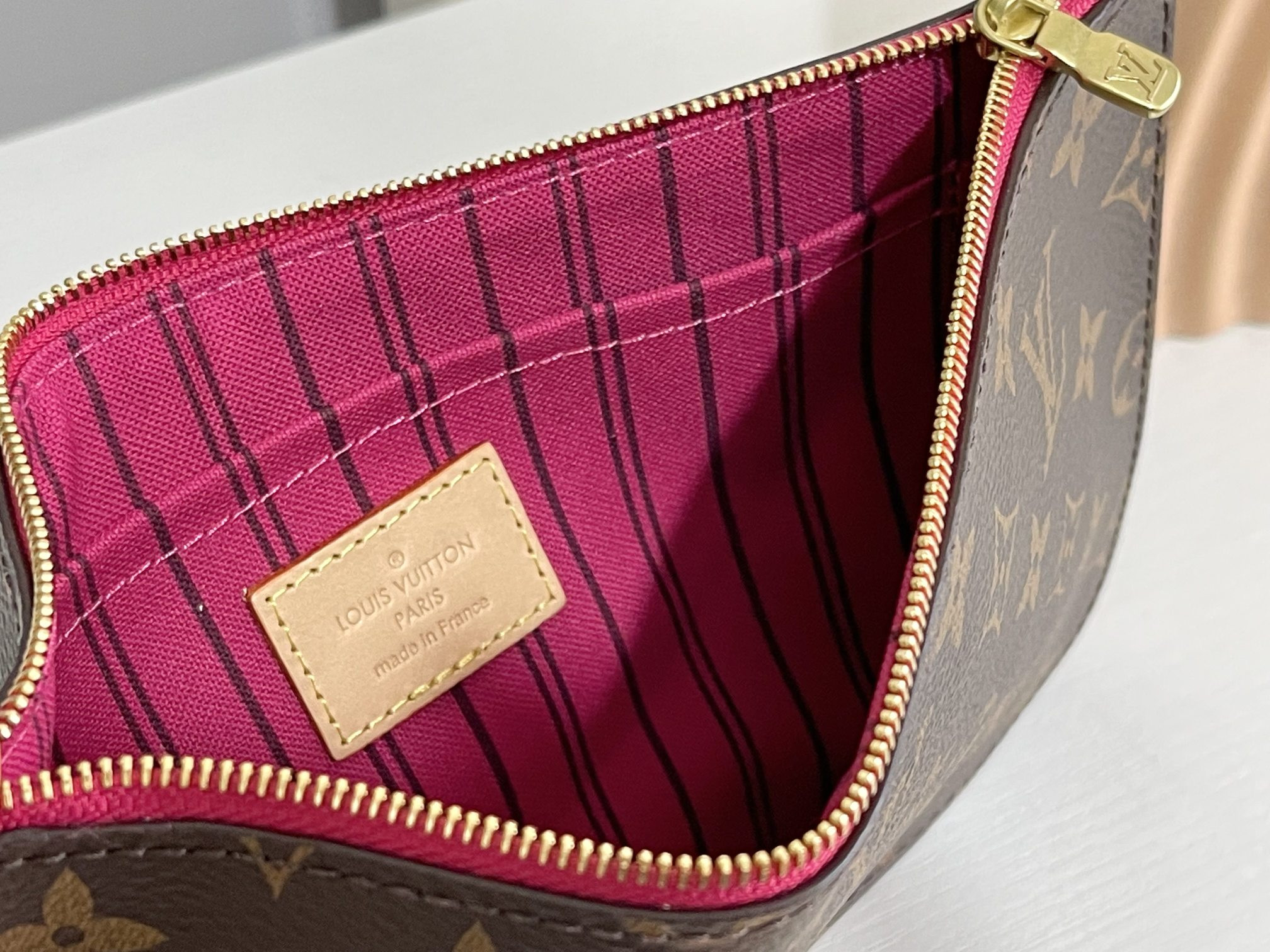 Louis Vuitton M41178 Neverfull MM 12.6 x 11.4 x 6.7 inches Without Box