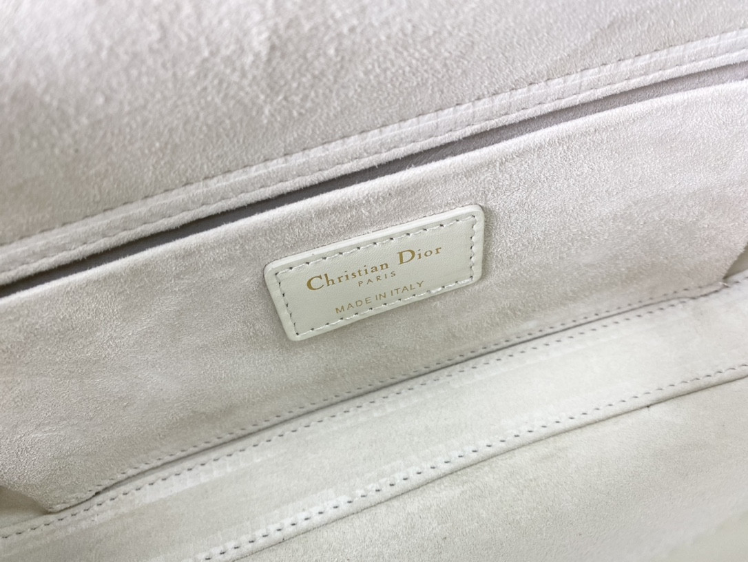 Dior Lady D-Joy bag medium White 26 x 13.5 x 5 cm