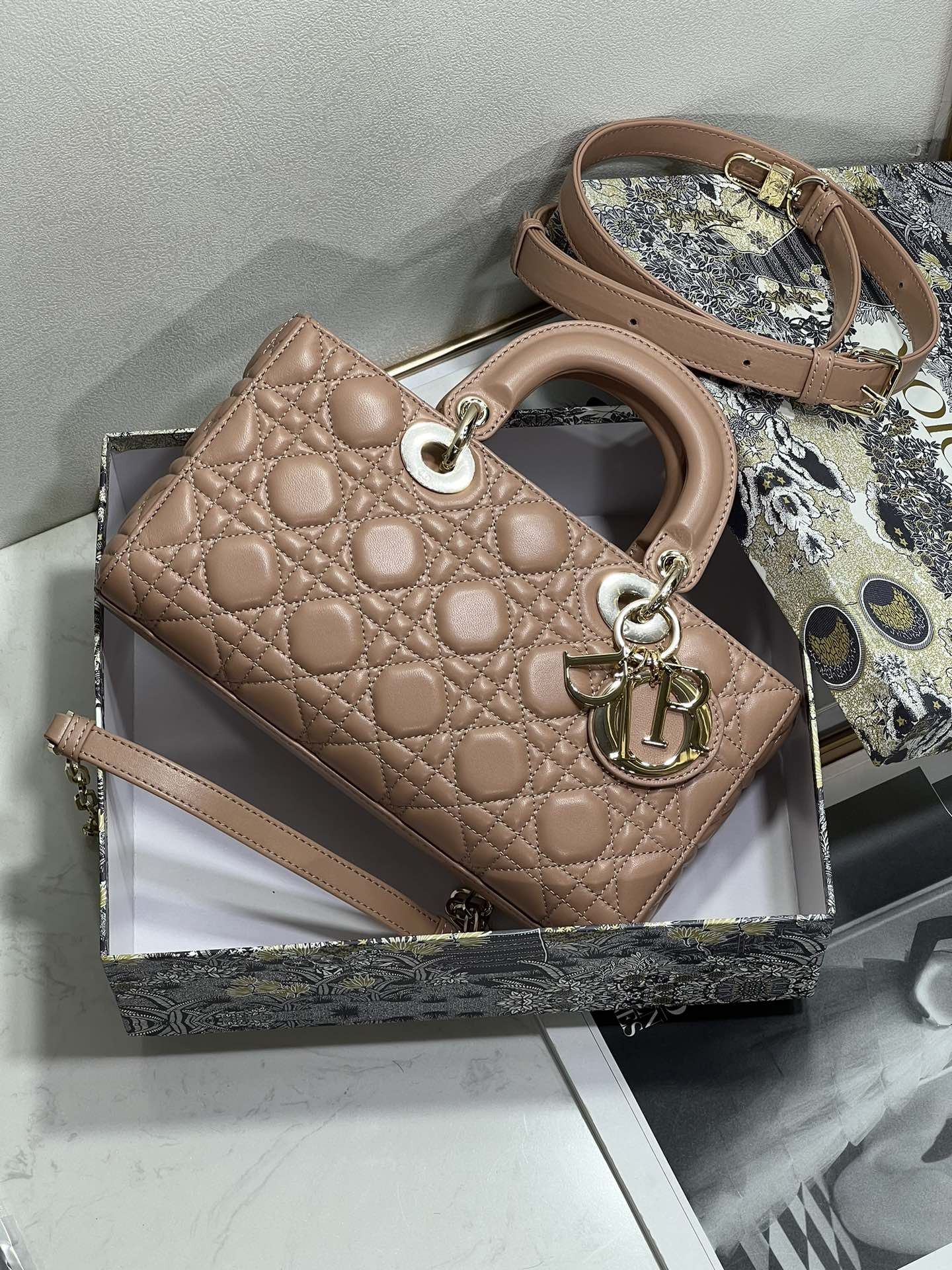 Dior Lady D-Joy bag medium Dark pink 26 x 13.5 x 5 cm