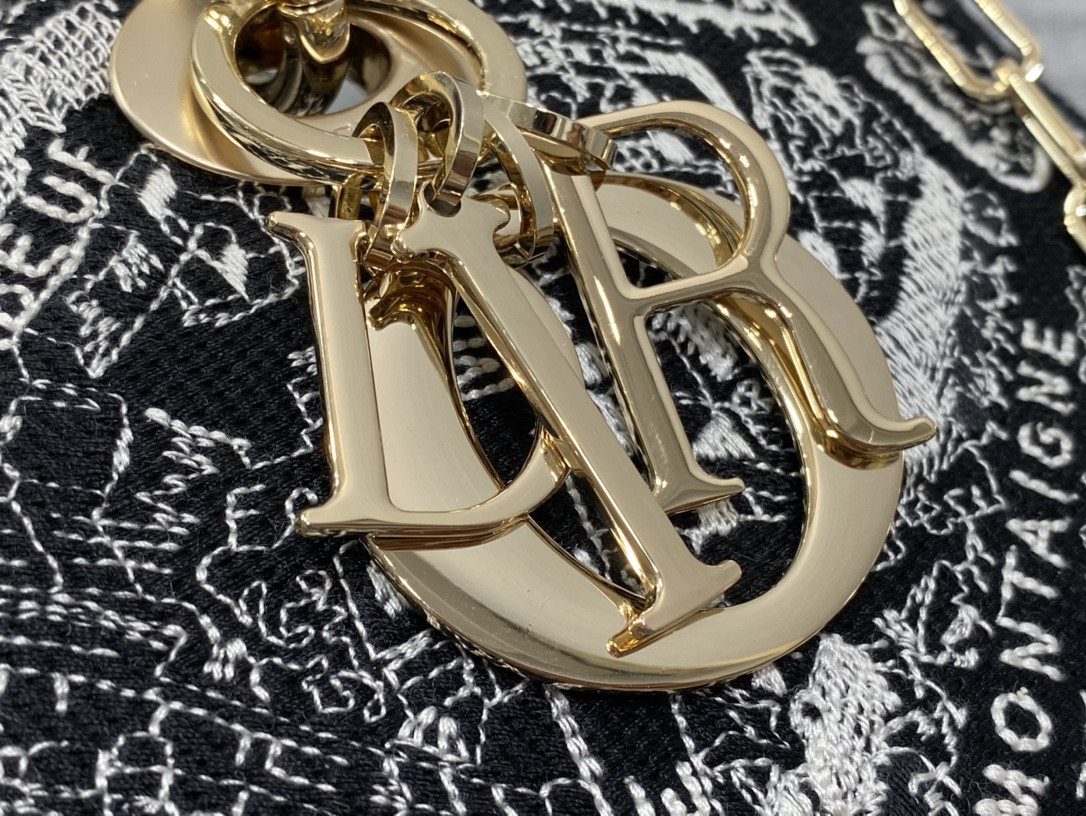 Dior Lady D-Joy bag medium 26 x 13.5 x 5 cm