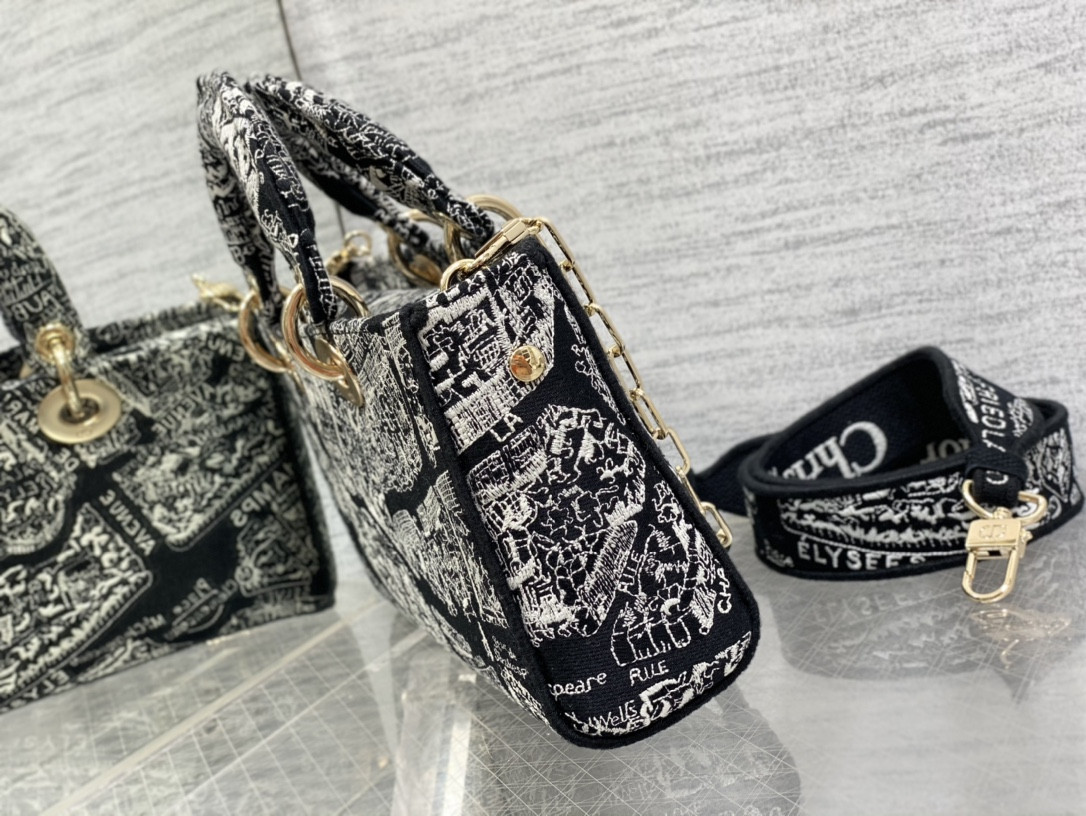 Dior Lady D-Joy bag medium 26 x 13.5 x 5 cm