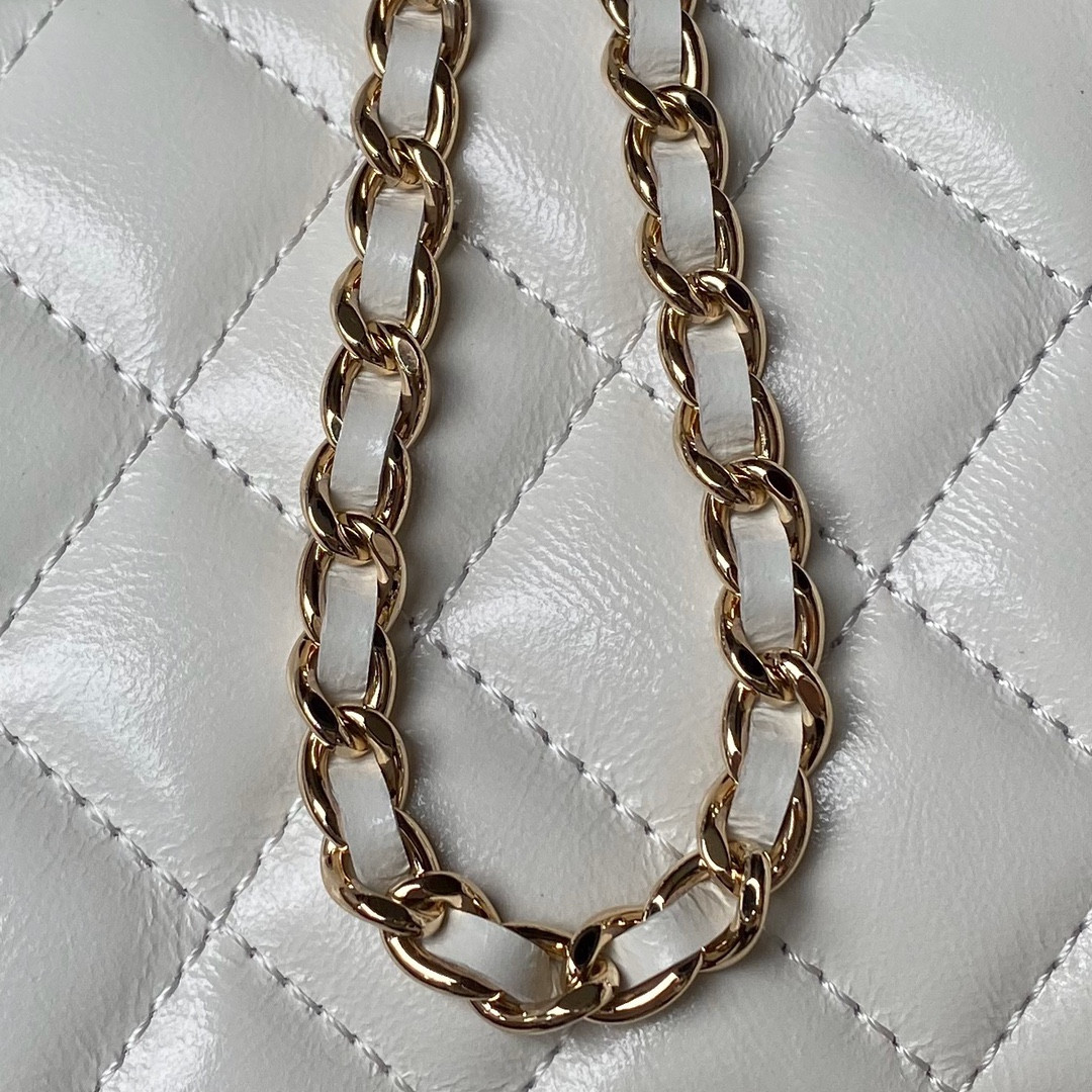 CHANEL 24P CHAIN LEATHER SQUARE BOX SHOULDER BAG WHITE 16x10x8cm
