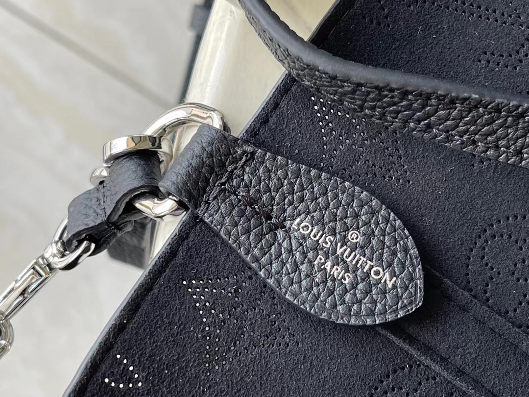 LV Blossom M21848 20.0 x 20.0 x 12.5 CM