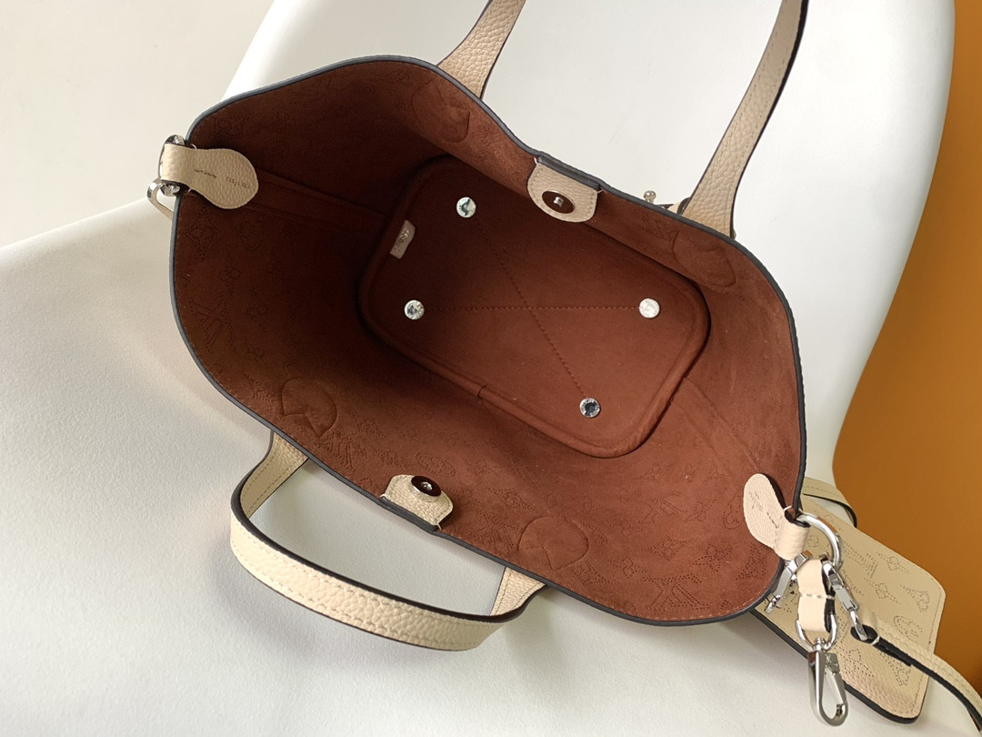 LV Blossom M21909 20.0 x 20.0 x 12.5 CM