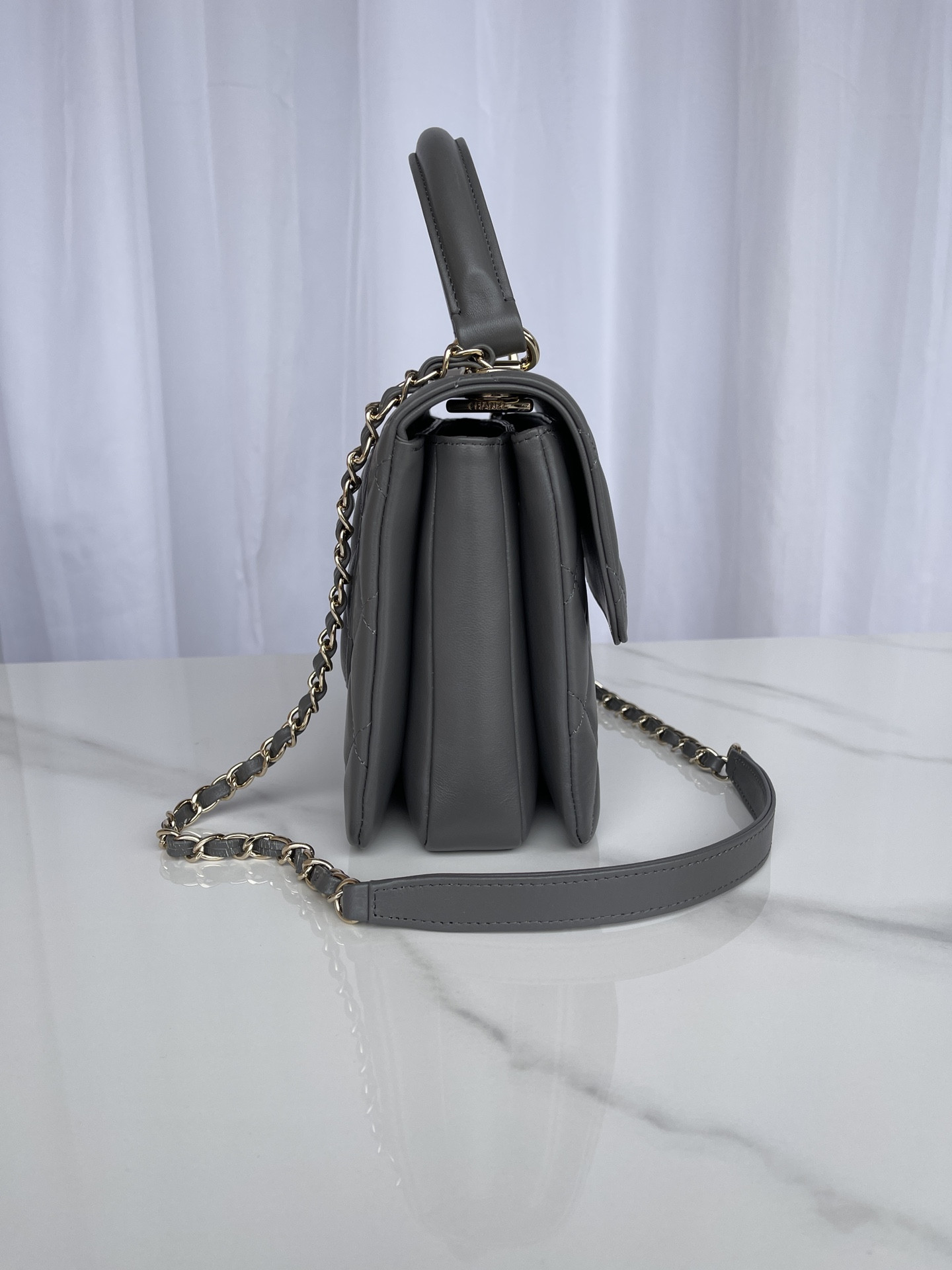 CHANEL FLAP BAG WITH TOP HANDLE 6.6 × 9.8 × 4.7 in