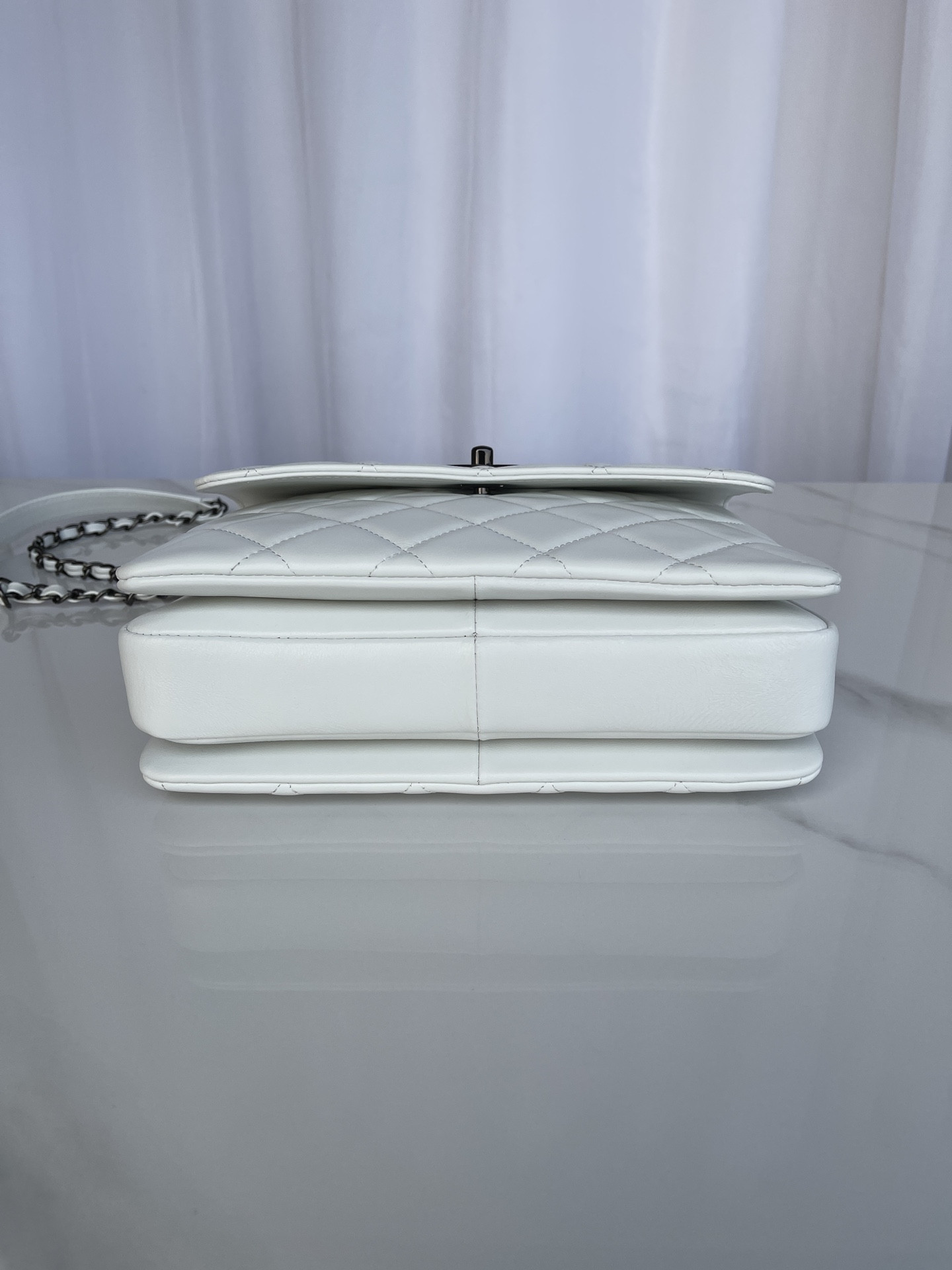 CHANEL FLAP BAG WITH TOP HANDLE WHITE 6.6 × 9.8 × 4.7 in