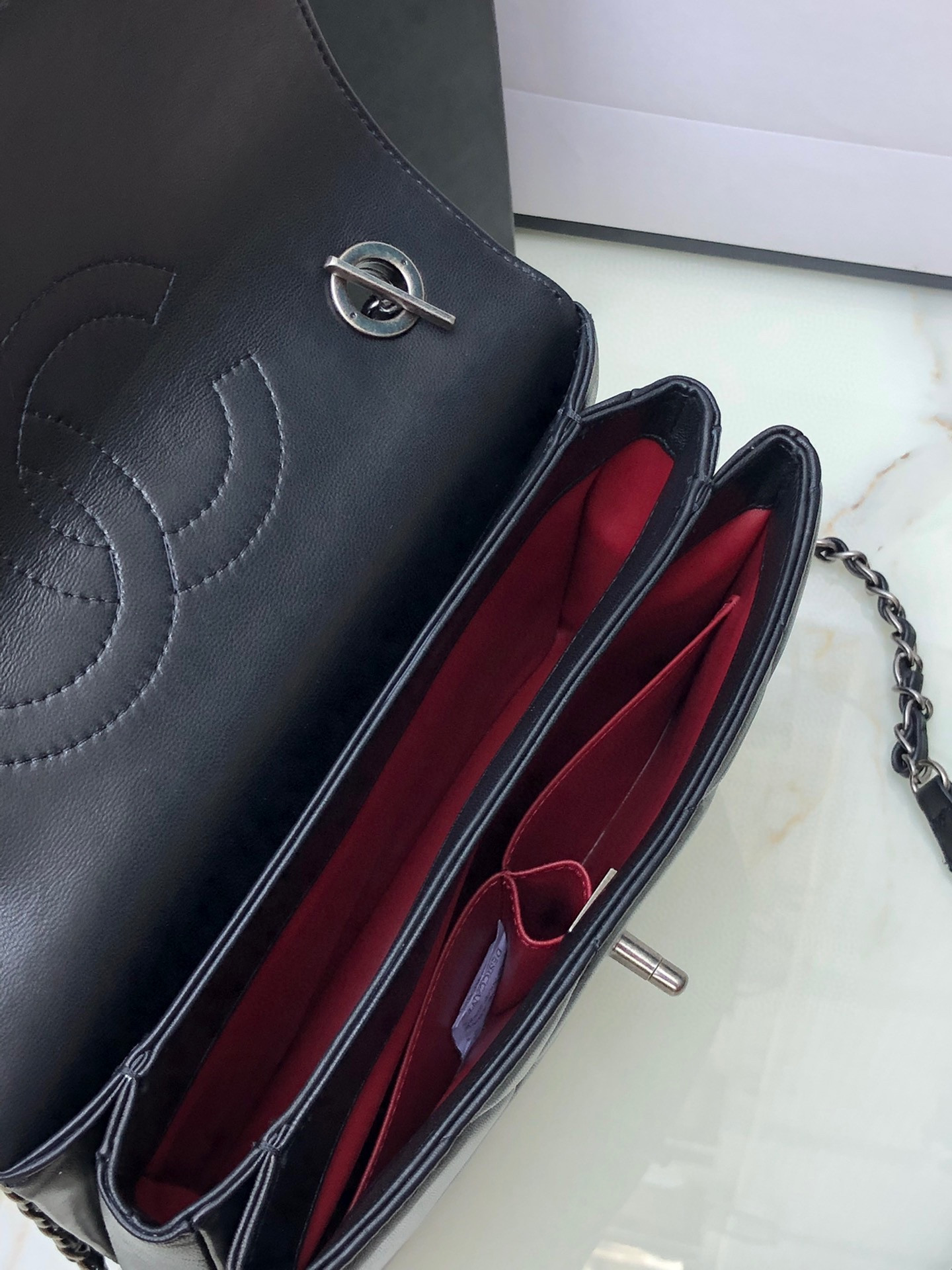 CHANEL FLAP BAG WITH TOP HANDLE 6.6 × 9.8 × 4.7 in