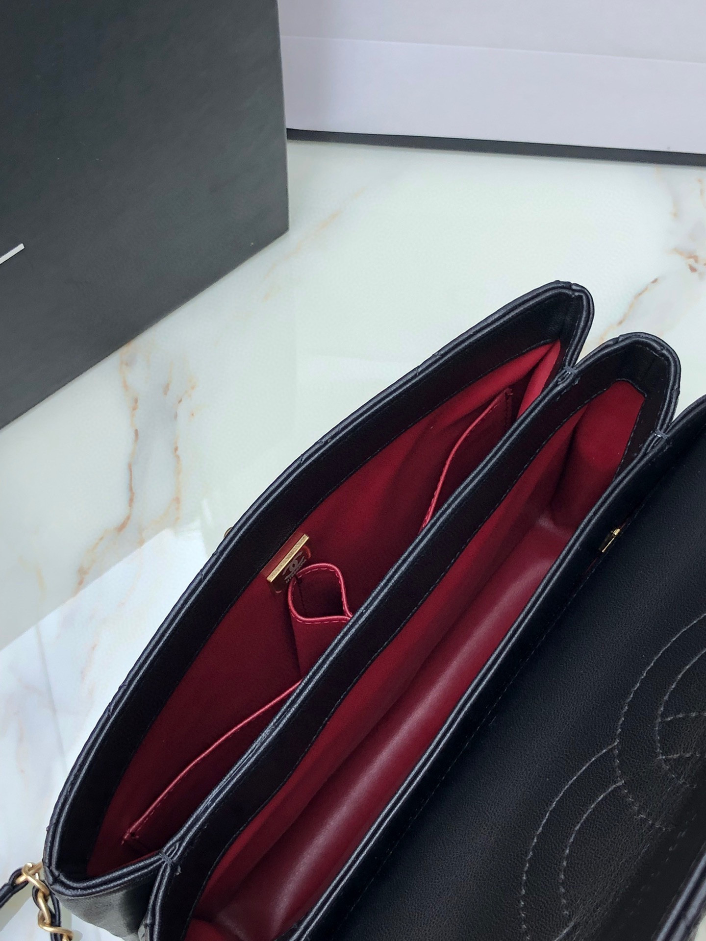 CHANEL FLAP BAG WITH TOP HANDLE 6.6 × 9.8 × 4.7 in