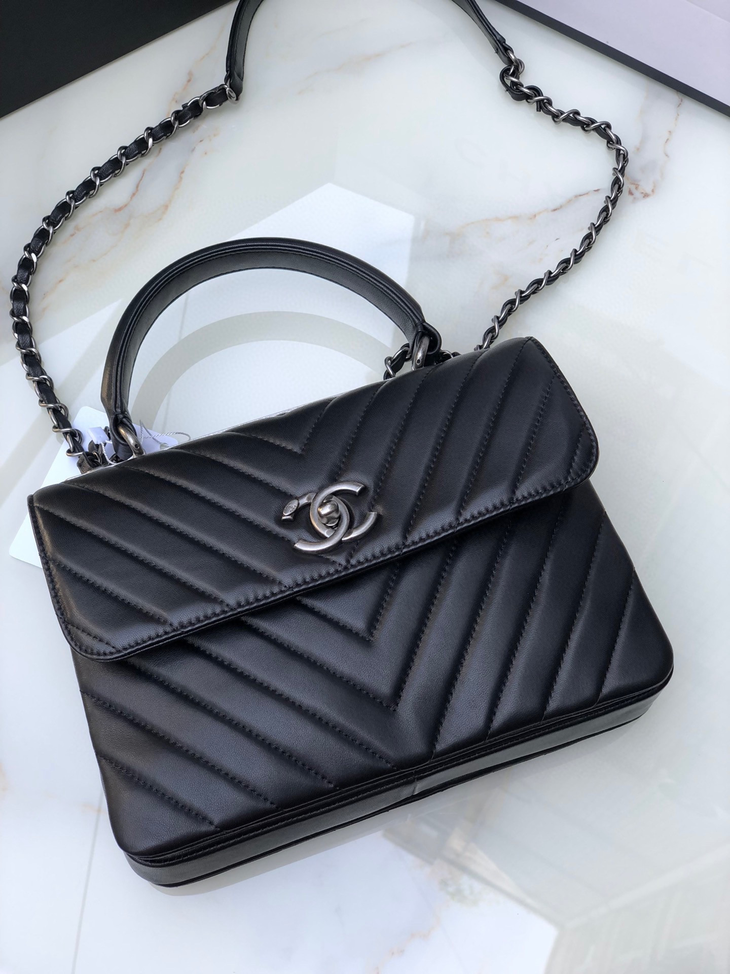CHANEL FLAP BAG WITH TOP HANDLE 6.6 × 9.8 × 4.7 in