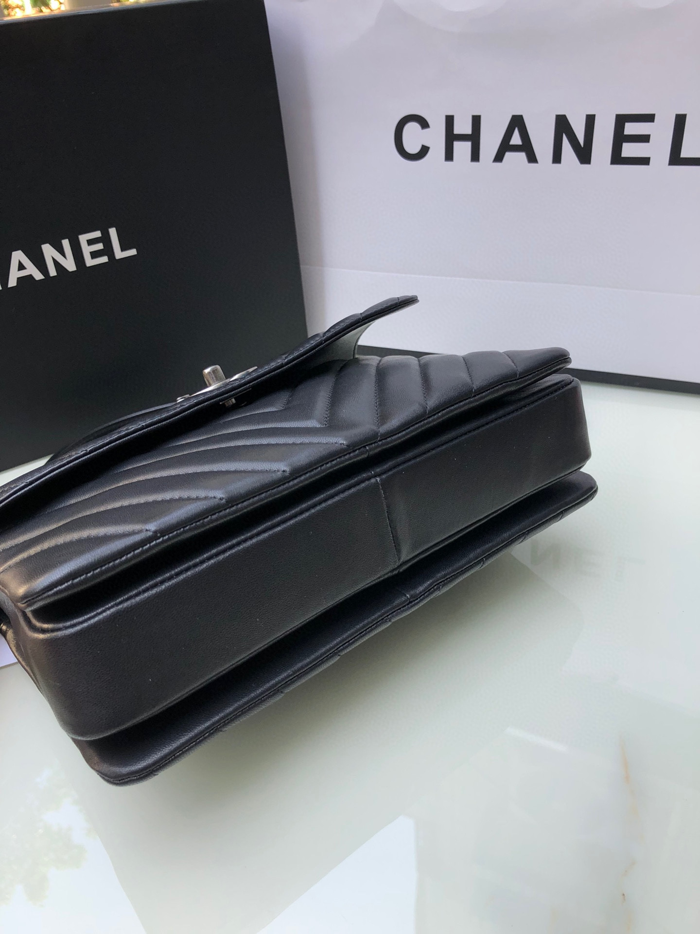 CHANEL FLAP BAG WITH TOP HANDLE 6.6 × 9.8 × 4.7 in