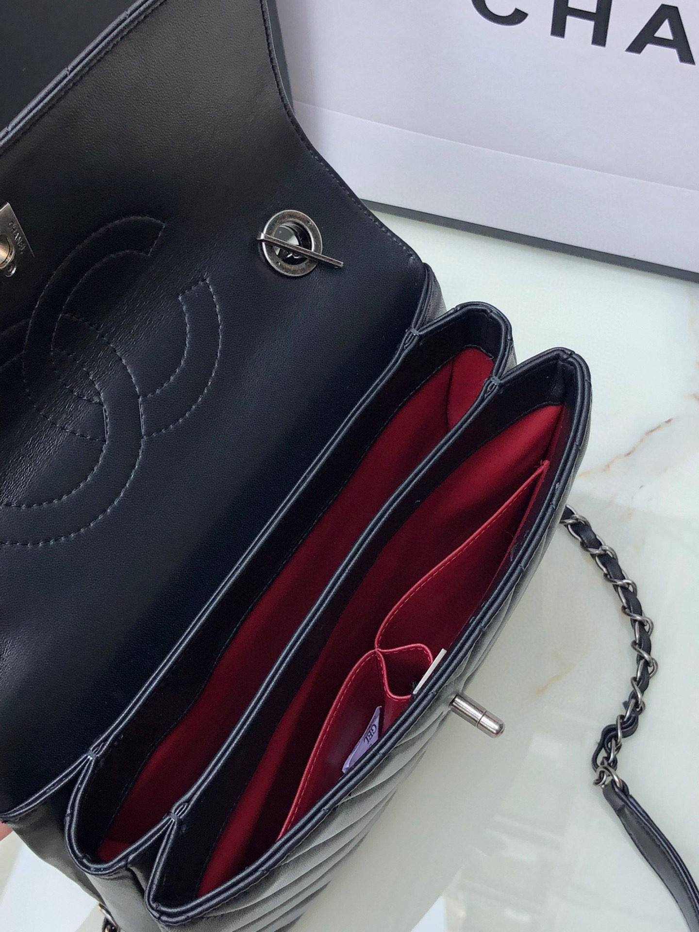 CHANEL FLAP BAG WITH TOP HANDLE 6.6 × 9.8 × 4.7 in