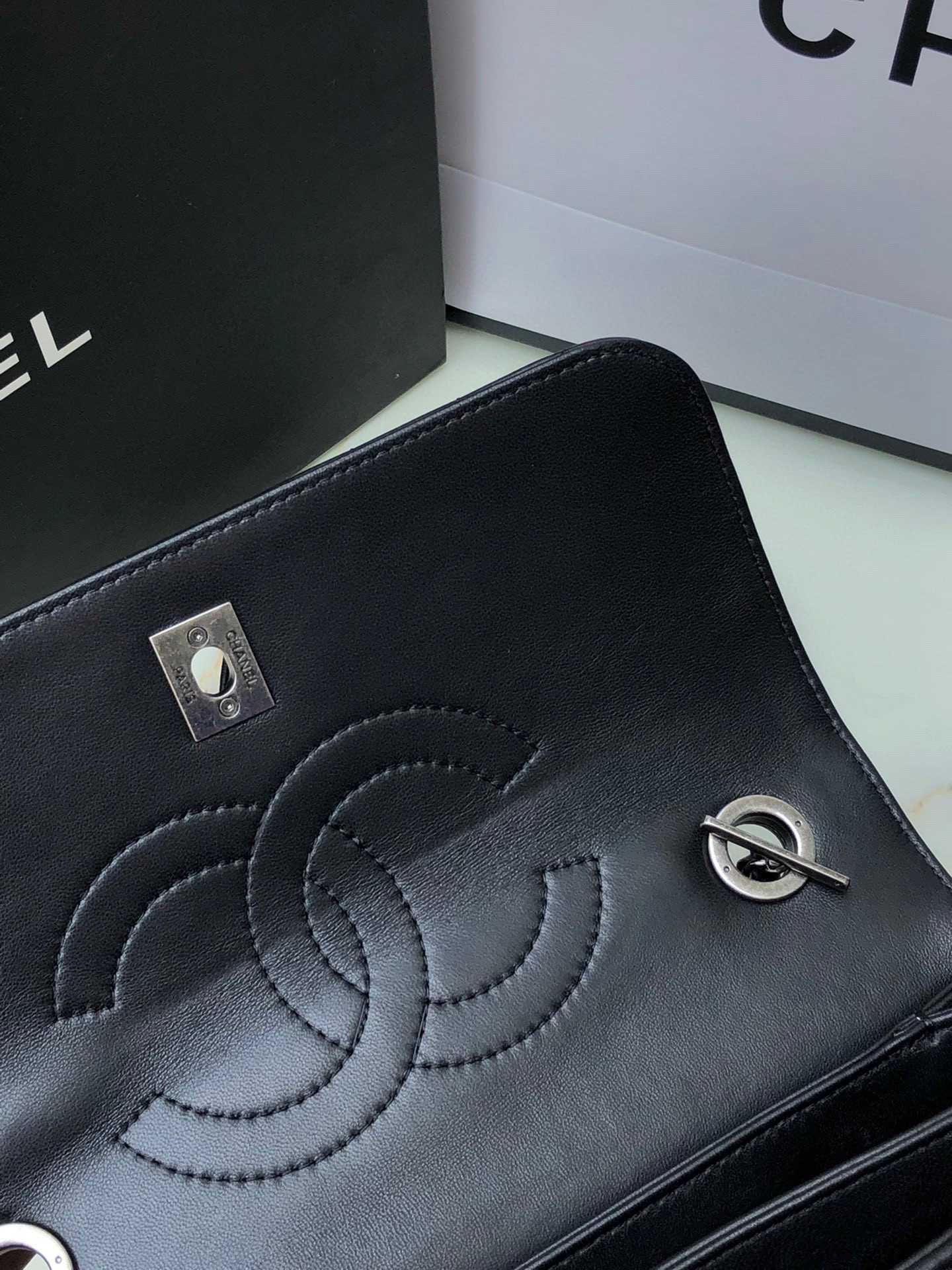 CHANEL FLAP BAG WITH TOP HANDLE 6.6 × 9.8 × 4.7 in