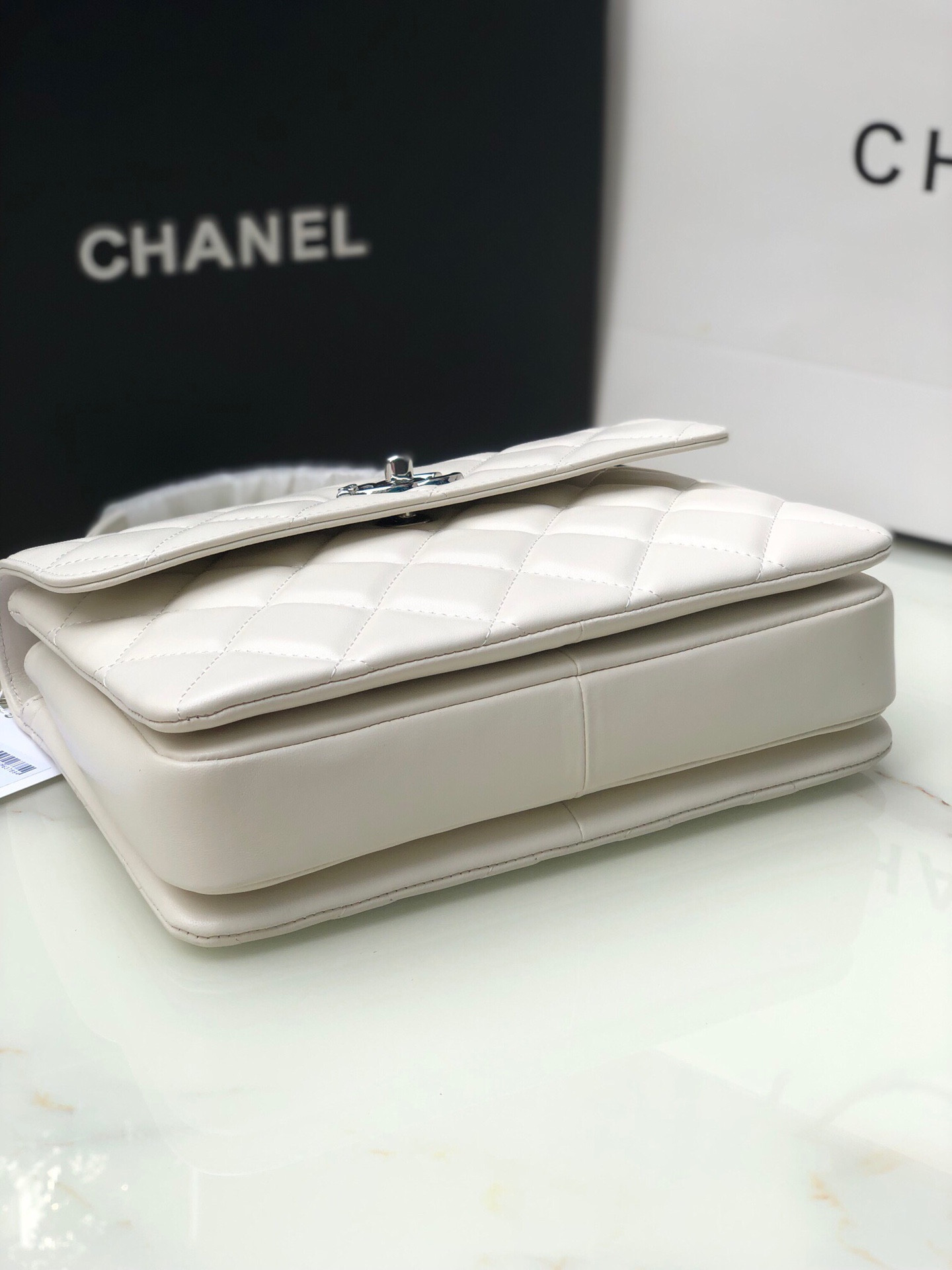 CHANEL FLAP BAG WITH TOP HANDLE 6.6 × 9.8 × 4.7 in