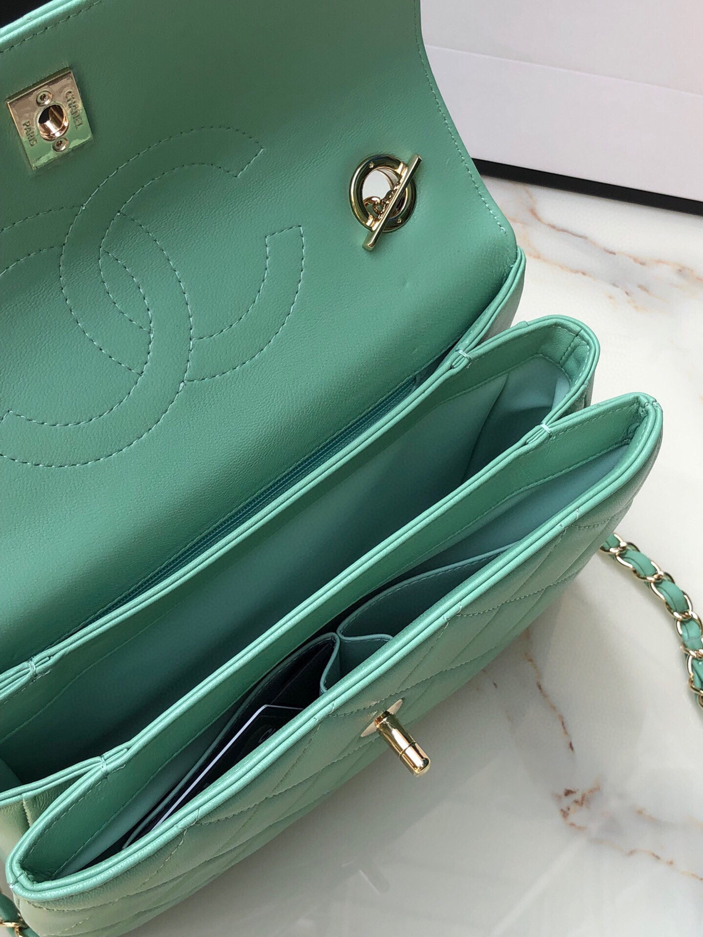 CHANEL FLAP BAG WITH TOP HANDLE 6.6 × 9.8 × 4.7 in