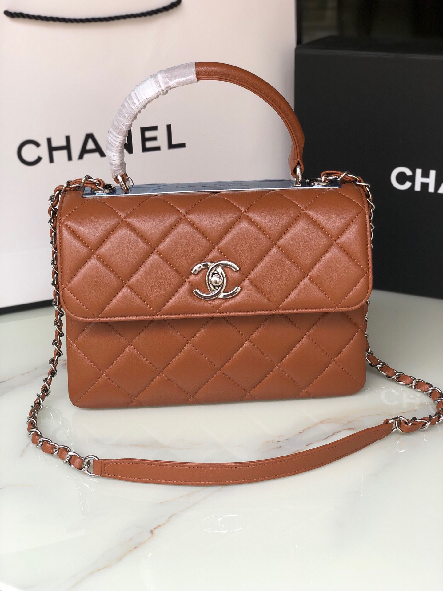 CHANEL FLAP BAG WITH TOP HANDLE 6.6 × 9.8 × 4.7 in