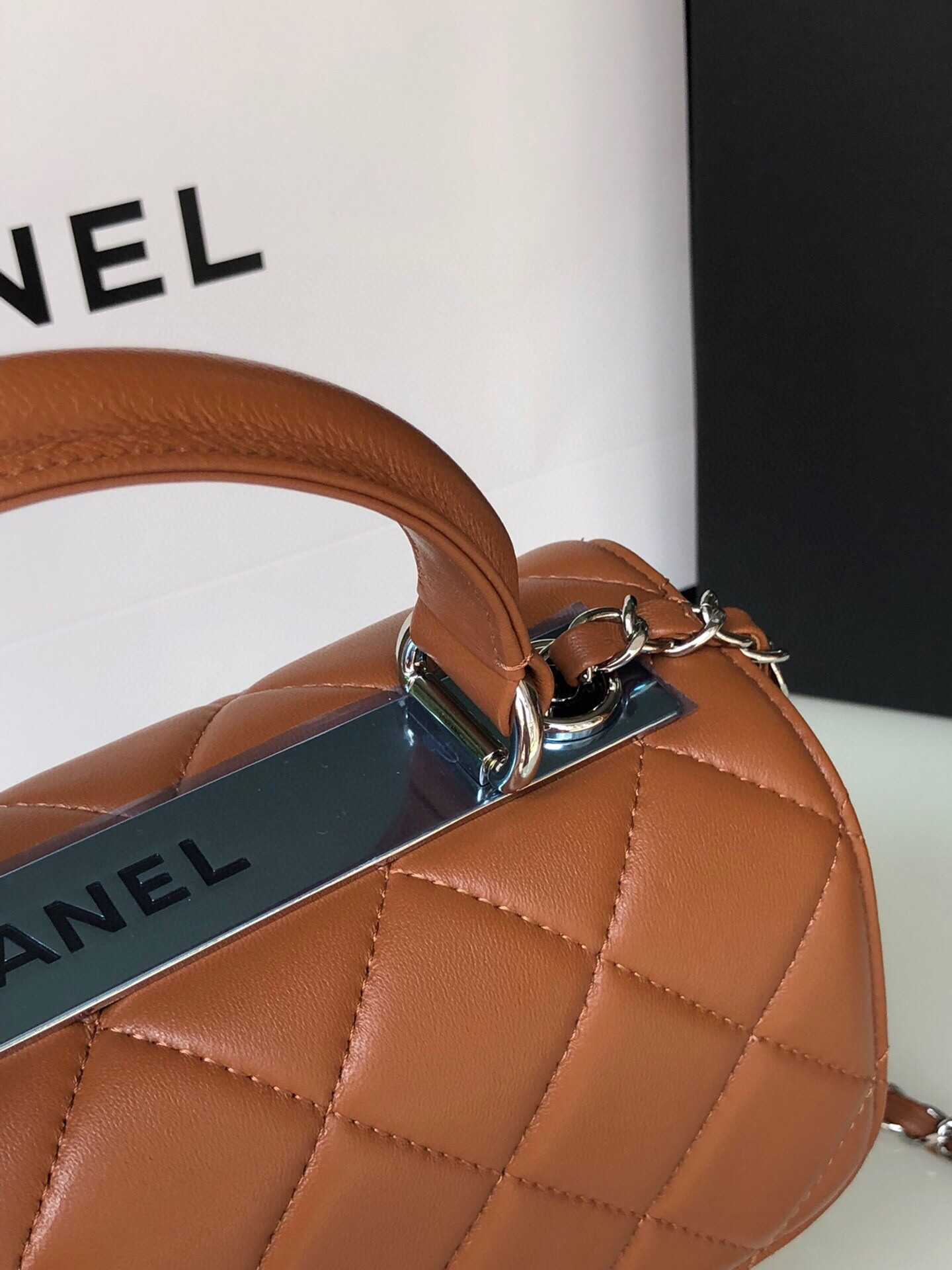 CHANEL FLAP BAG WITH TOP HANDLE 6.6 × 9.8 × 4.7 in