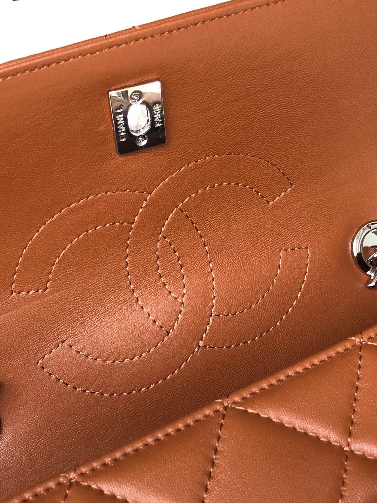 CHANEL FLAP BAG WITH TOP HANDLE 6.6 × 9.8 × 4.7 in