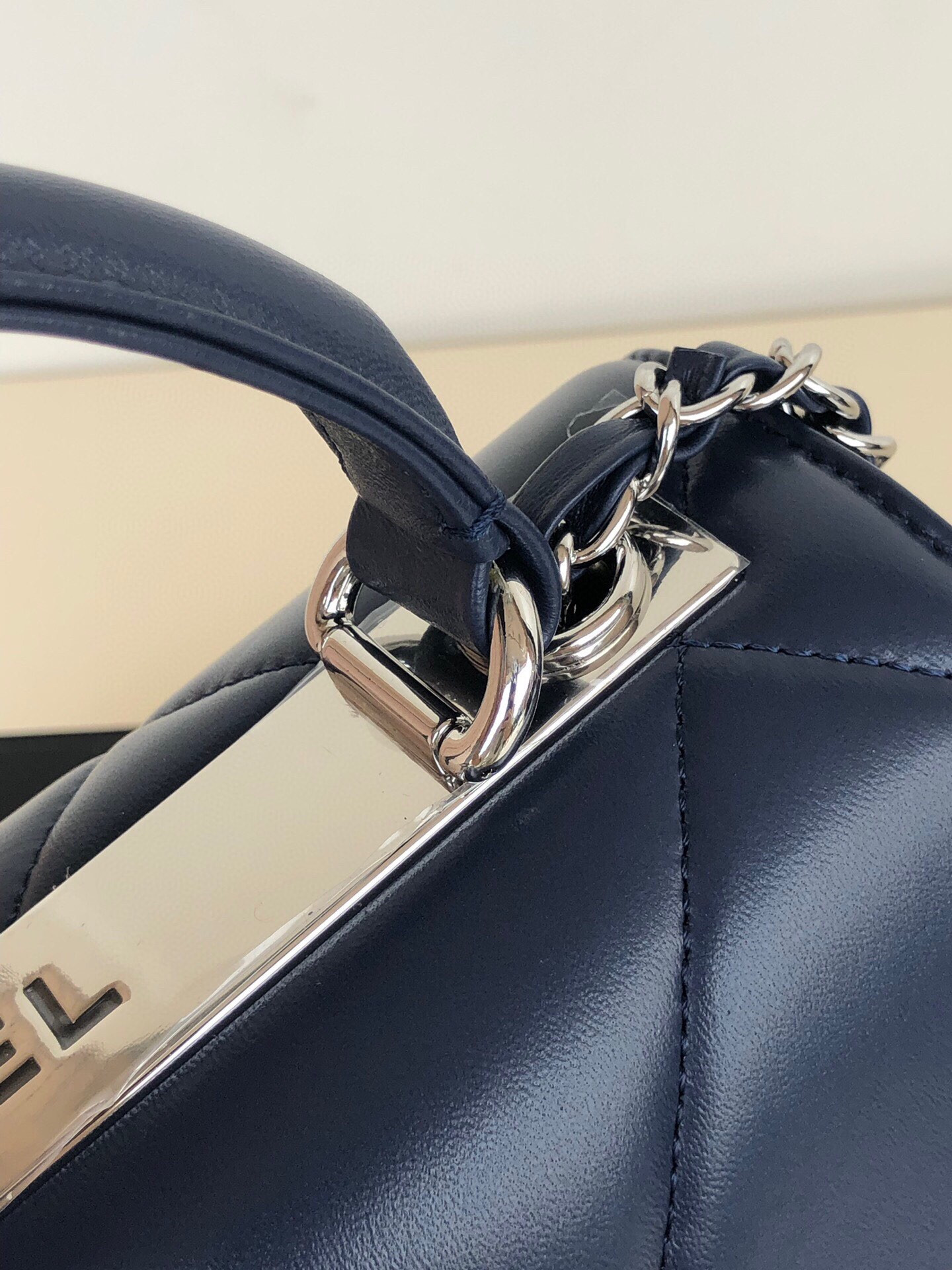 CHANEL FLAP BAG WITH TOP HANDLE 6.6 × 9.8 × 4.7 in