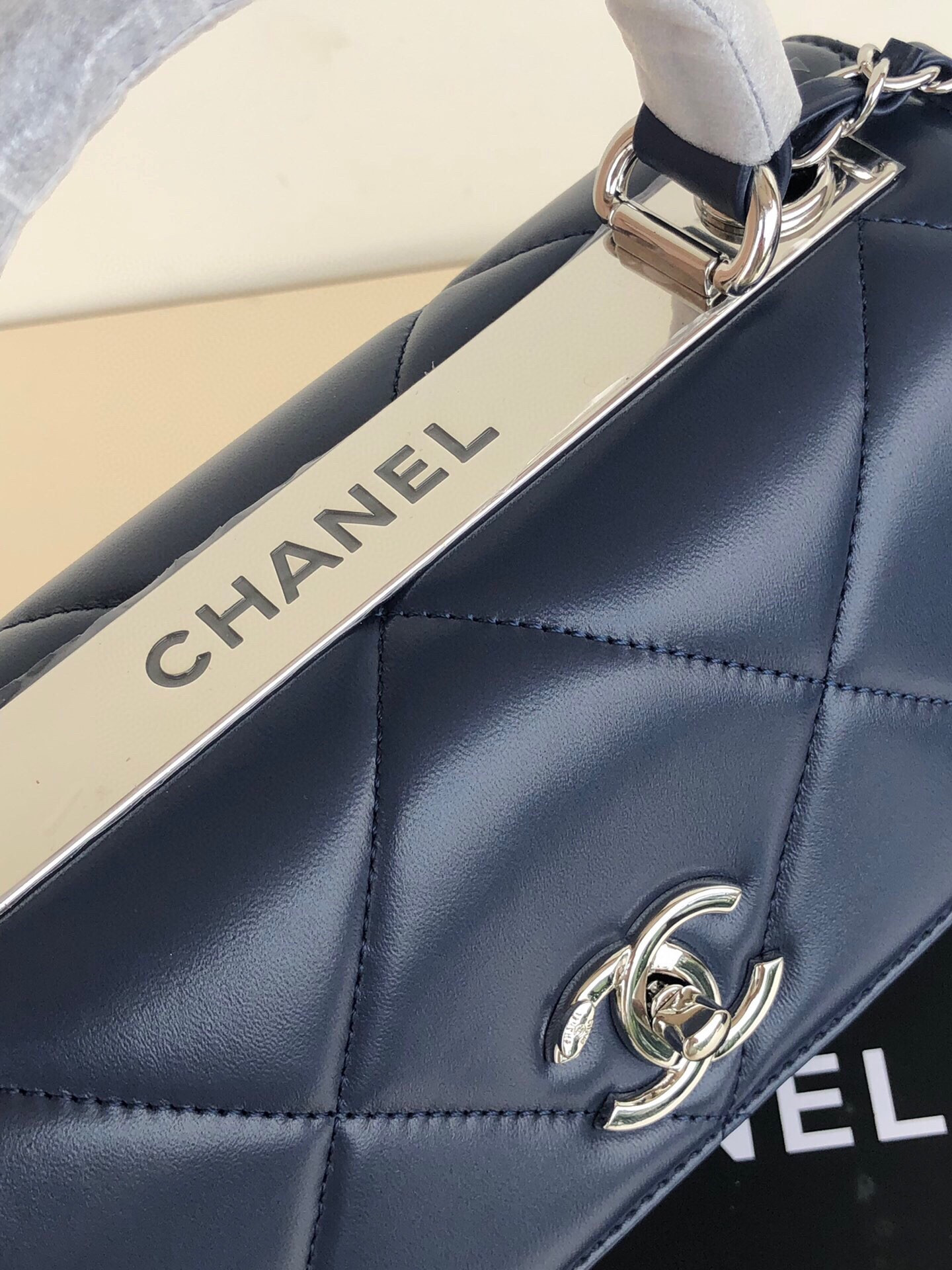 CHANEL FLAP BAG WITH TOP HANDLE 6.6 × 9.8 × 4.7 in