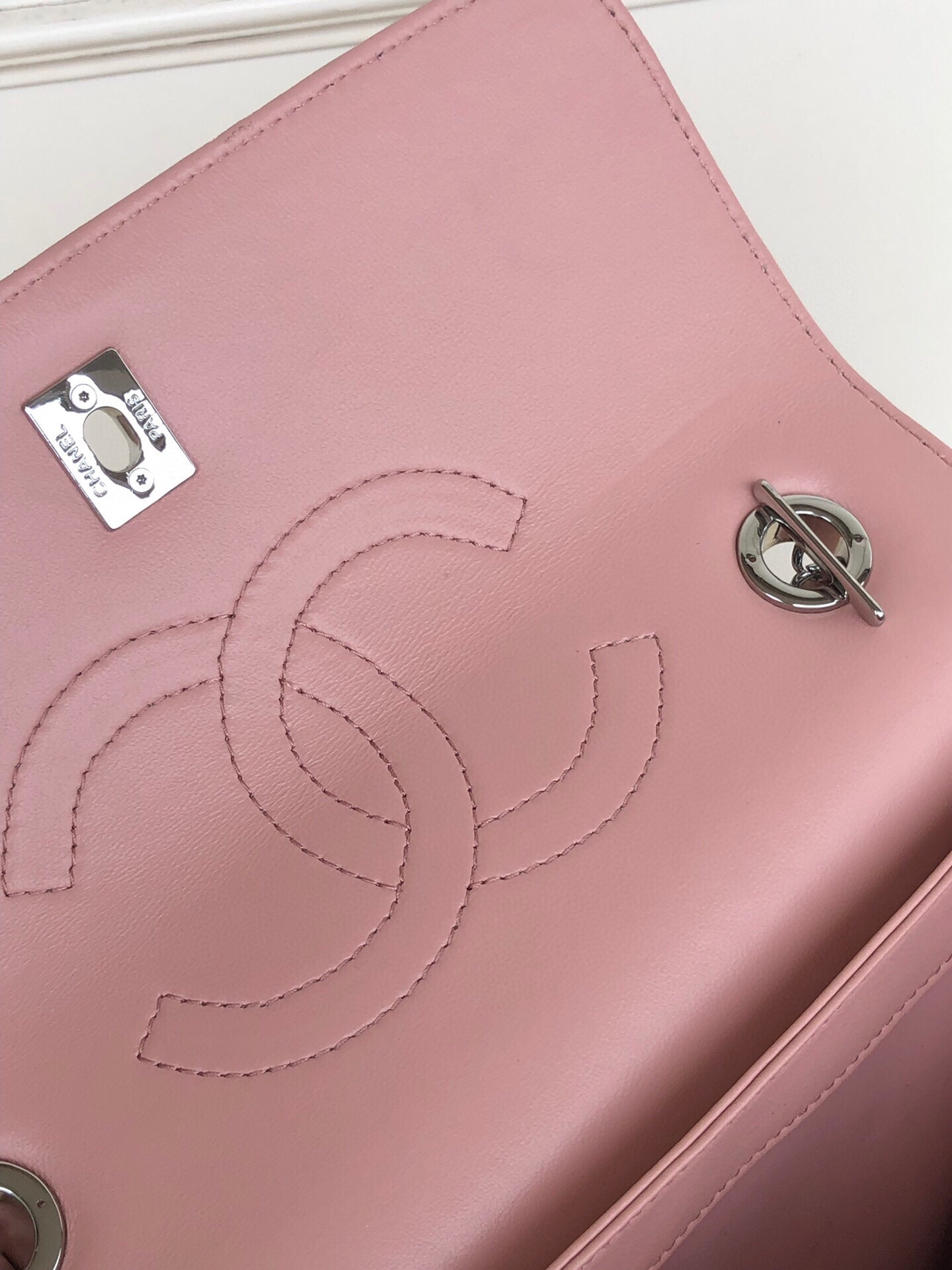 CHANEL FLAP BAG WITH TOP HANDLE 6.6 × 9.8 × 4.7 in