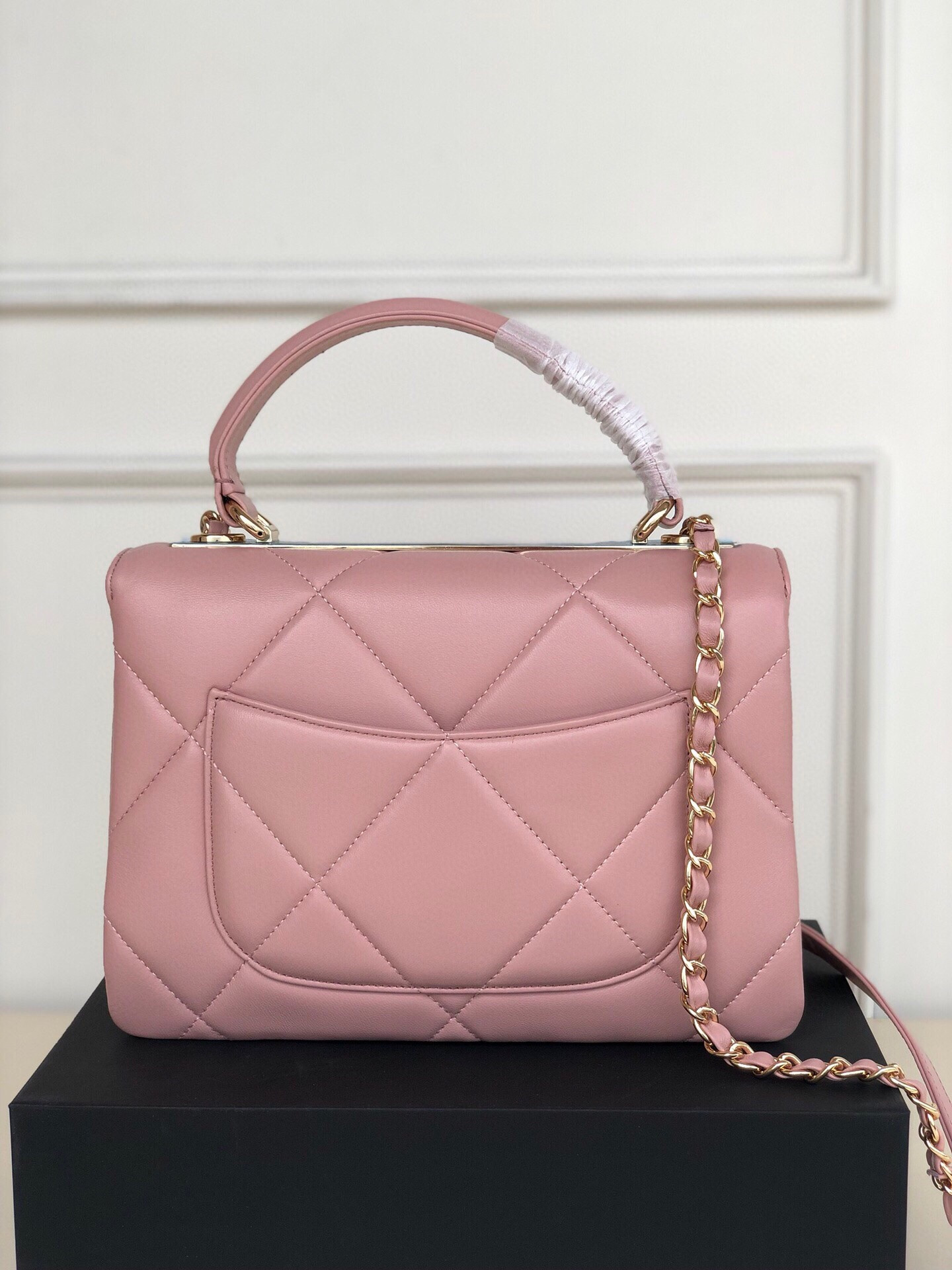 CHANEL FLAP BAG WITH TOP HANDLE 6.6 × 9.8 × 4.7 in