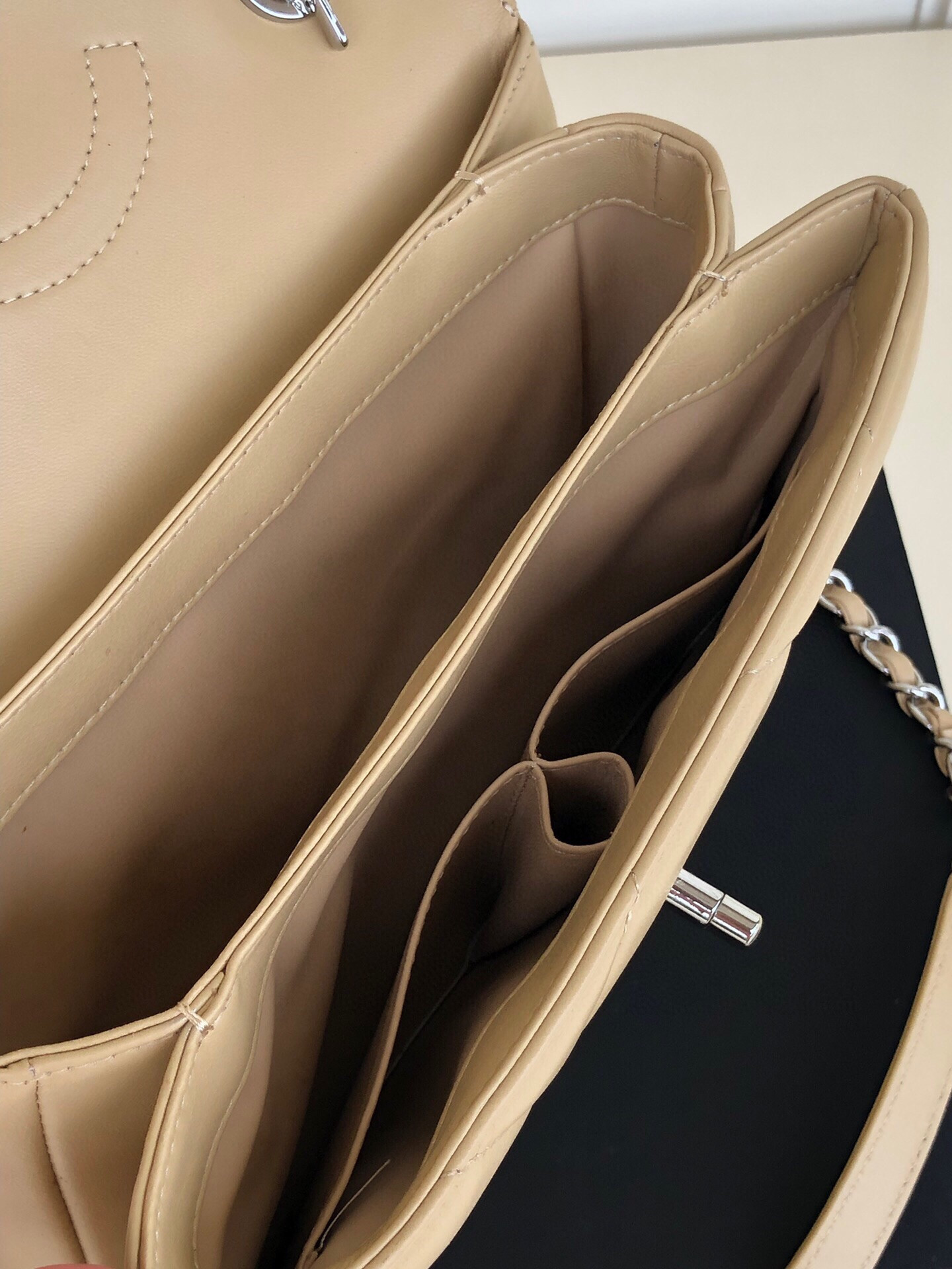 CHANEL FLAP BAG WITH TOP HANDLE 6.6 × 9.8 × 4.7 in