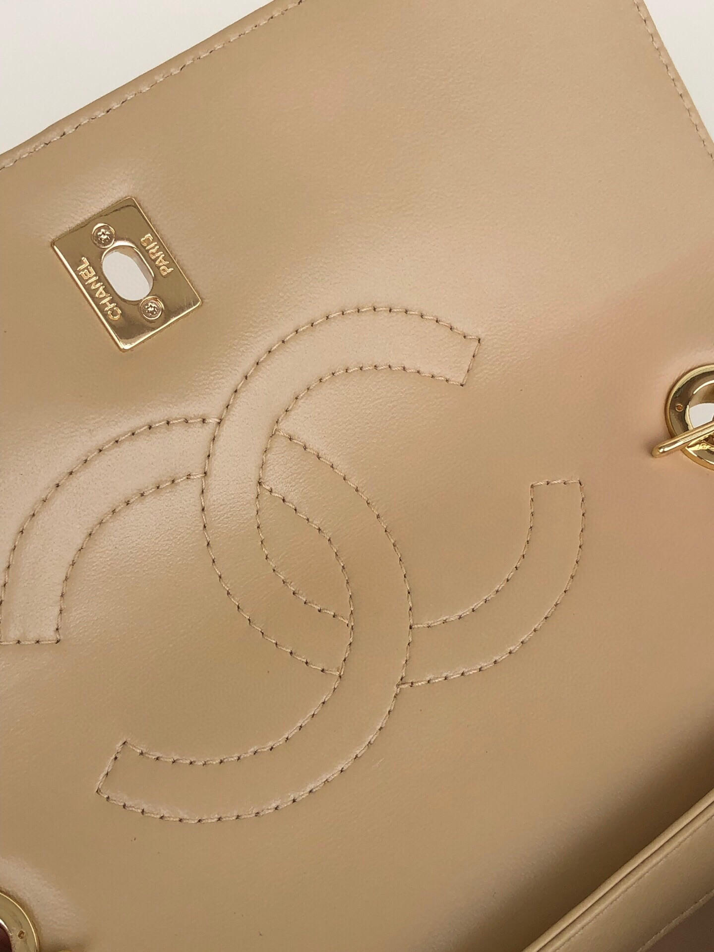 CHANEL FLAP BAG WITH TOP HANDLE 6.6 × 9.8 × 4.7 in