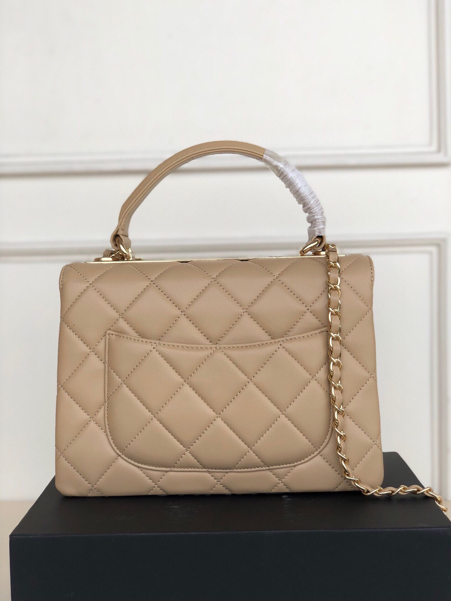 CHANEL FLAP BAG WITH TOP HANDLE 6.6 × 9.8 × 4.7 in