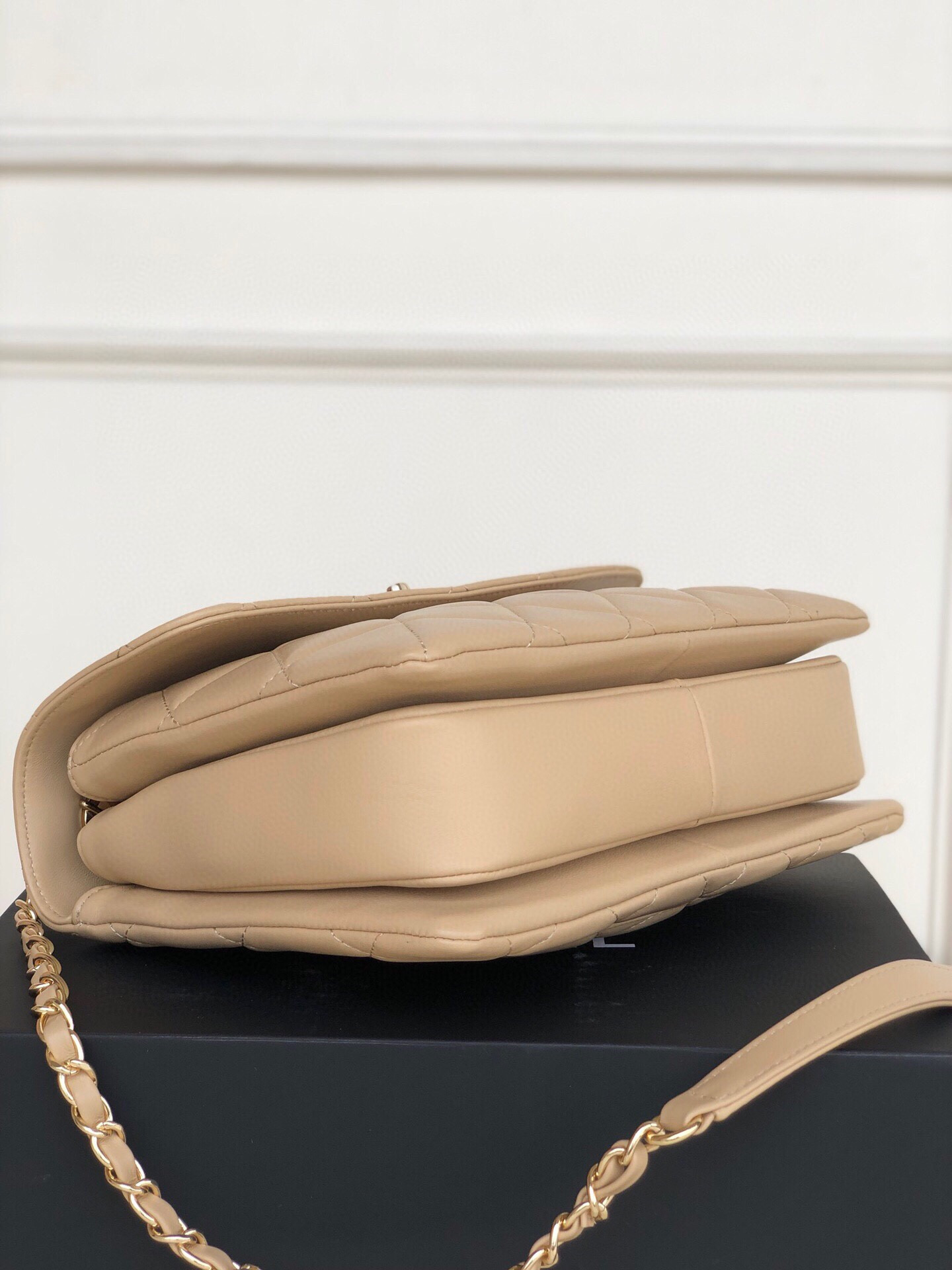 CHANEL FLAP BAG WITH TOP HANDLE 6.6 × 9.8 × 4.7 in