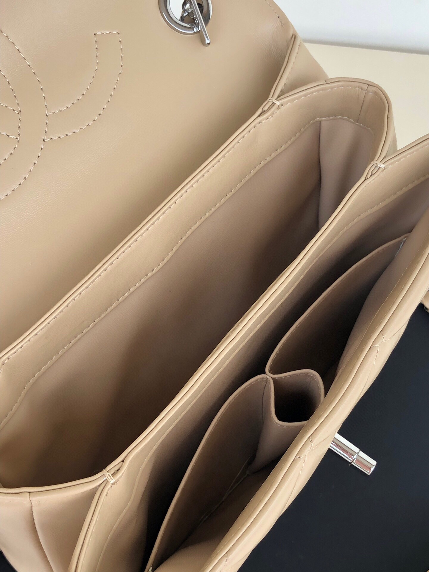 CHANEL FLAP BAG WITH TOP HANDLE 6.6 × 9.8 × 4.7 in