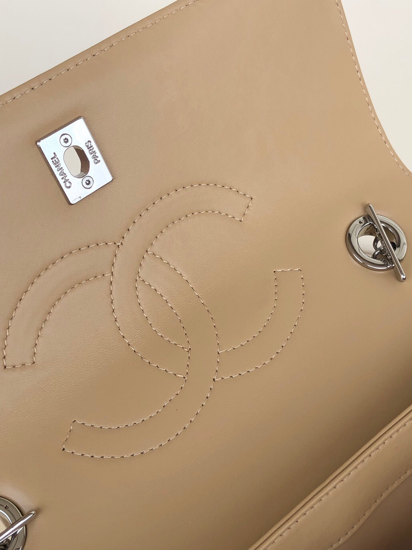 CHANEL FLAP BAG WITH TOP HANDLE 6.6 × 9.8 × 4.7 in