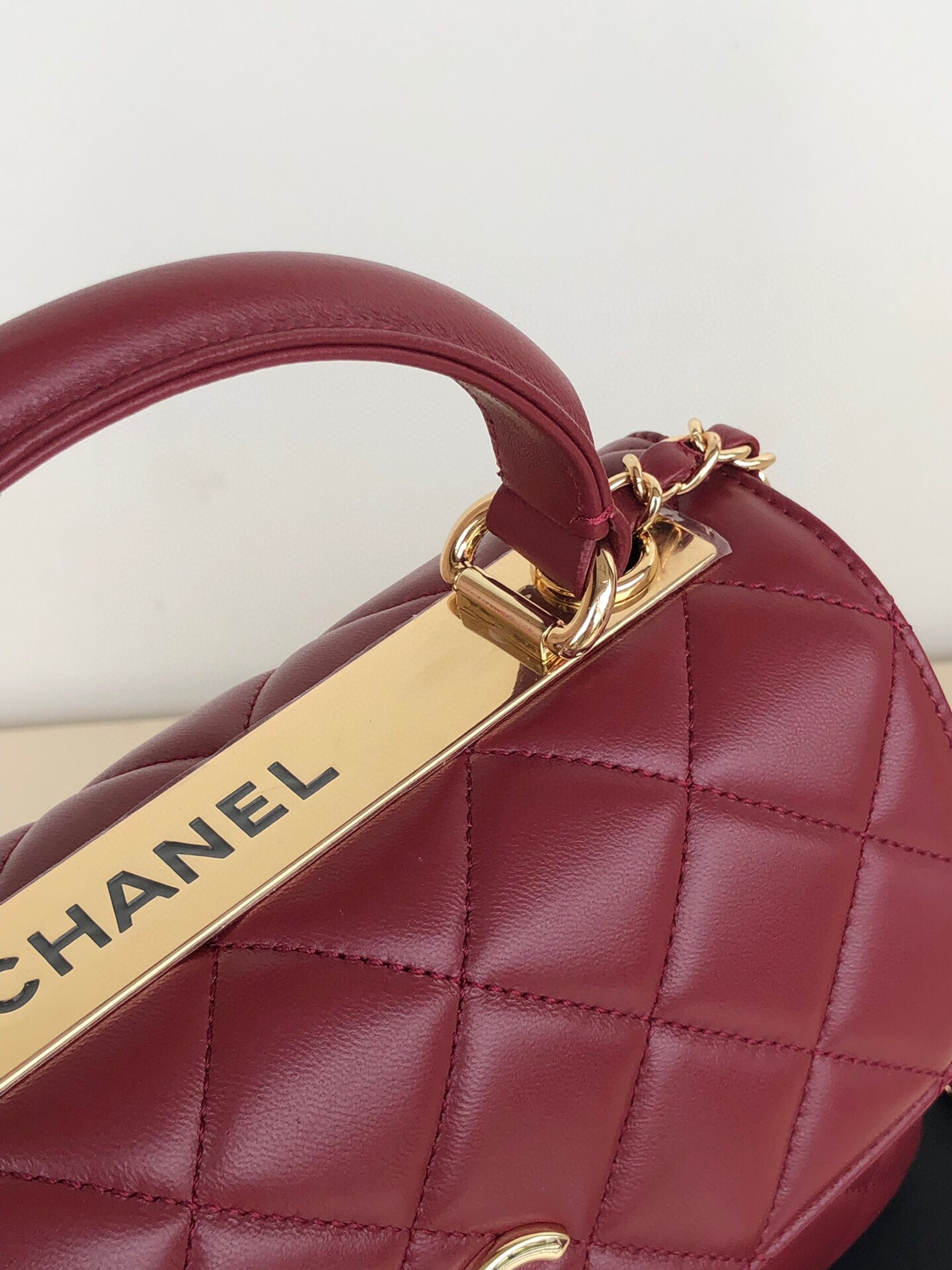 CHANEL FLAP BAG WITH TOP HANDLE 6.6 × 9.8 × 4.7 in