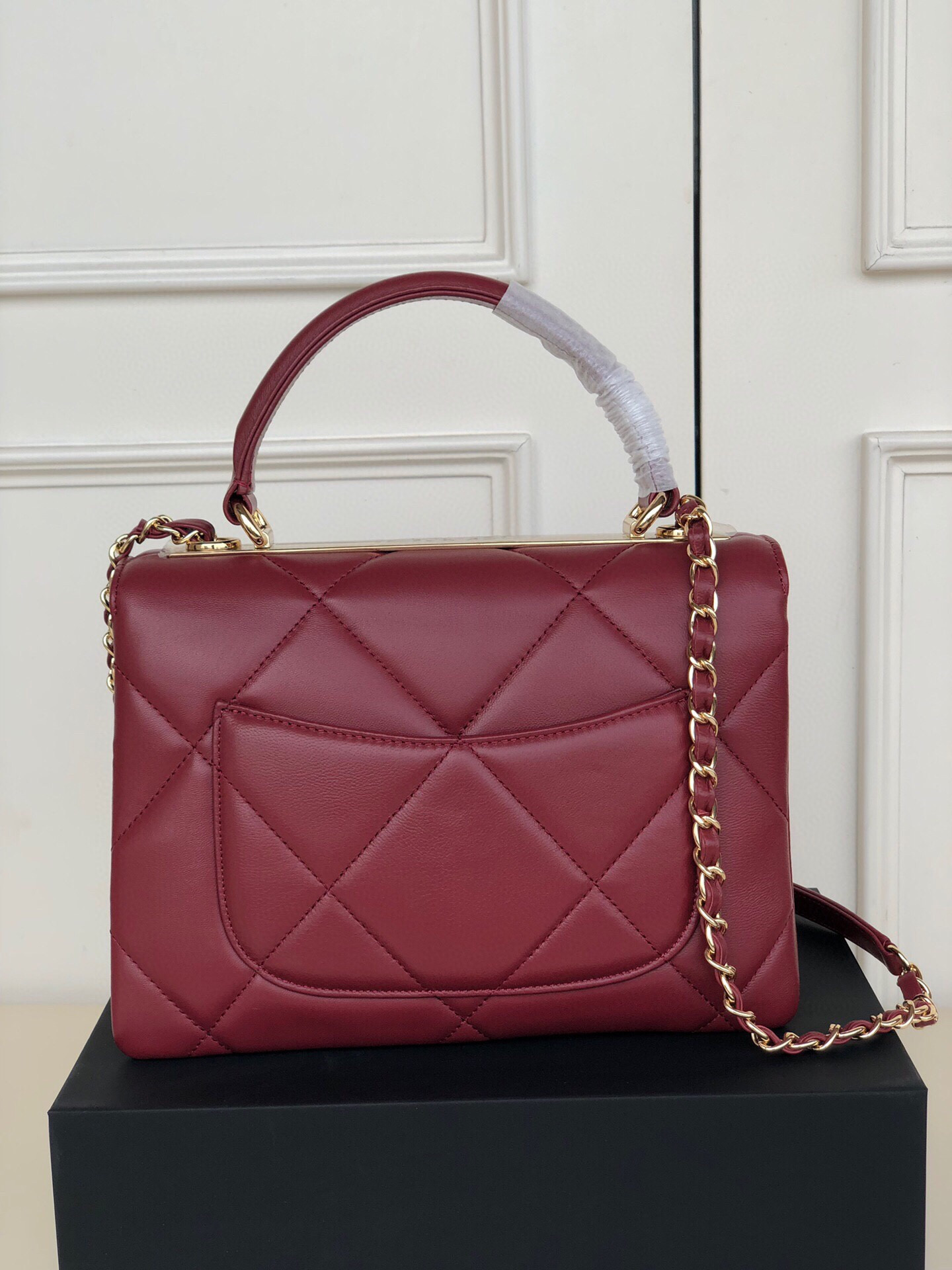 CHANEL FLAP BAG WITH TOP HANDLE 6.6 × 9.8 × 4.7 in