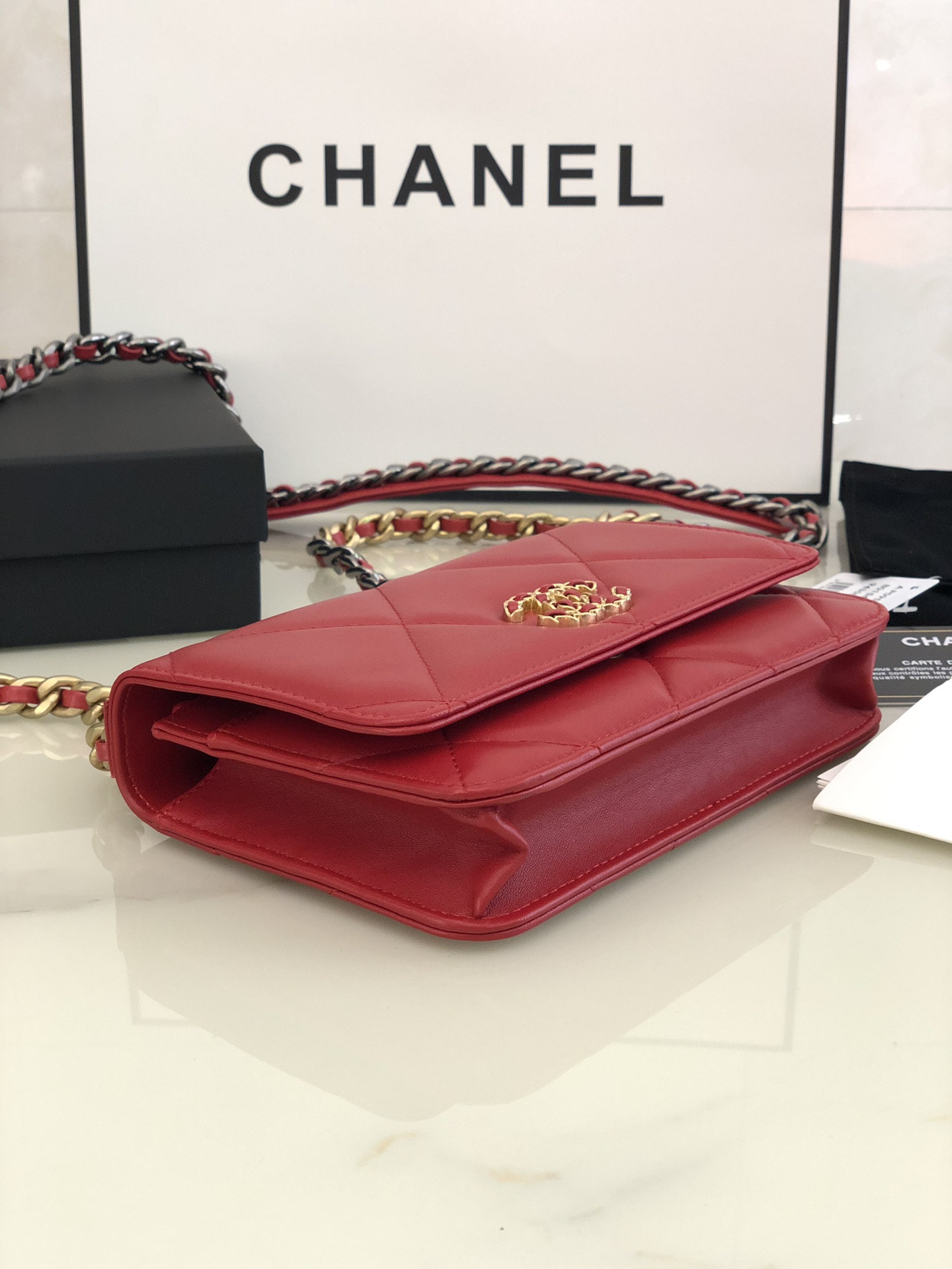CHANEL CLASSIC WALLET ON CHAIN RED 4.8 × 7.5 × 1.4 in