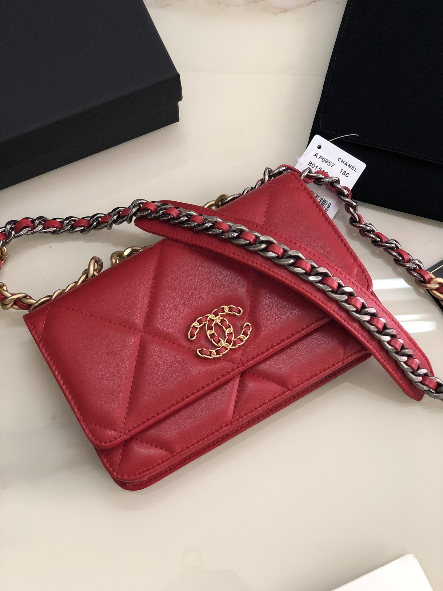 CHANEL CLASSIC WALLET ON CHAIN RED 4.8 × 7.5 × 1.4 in
