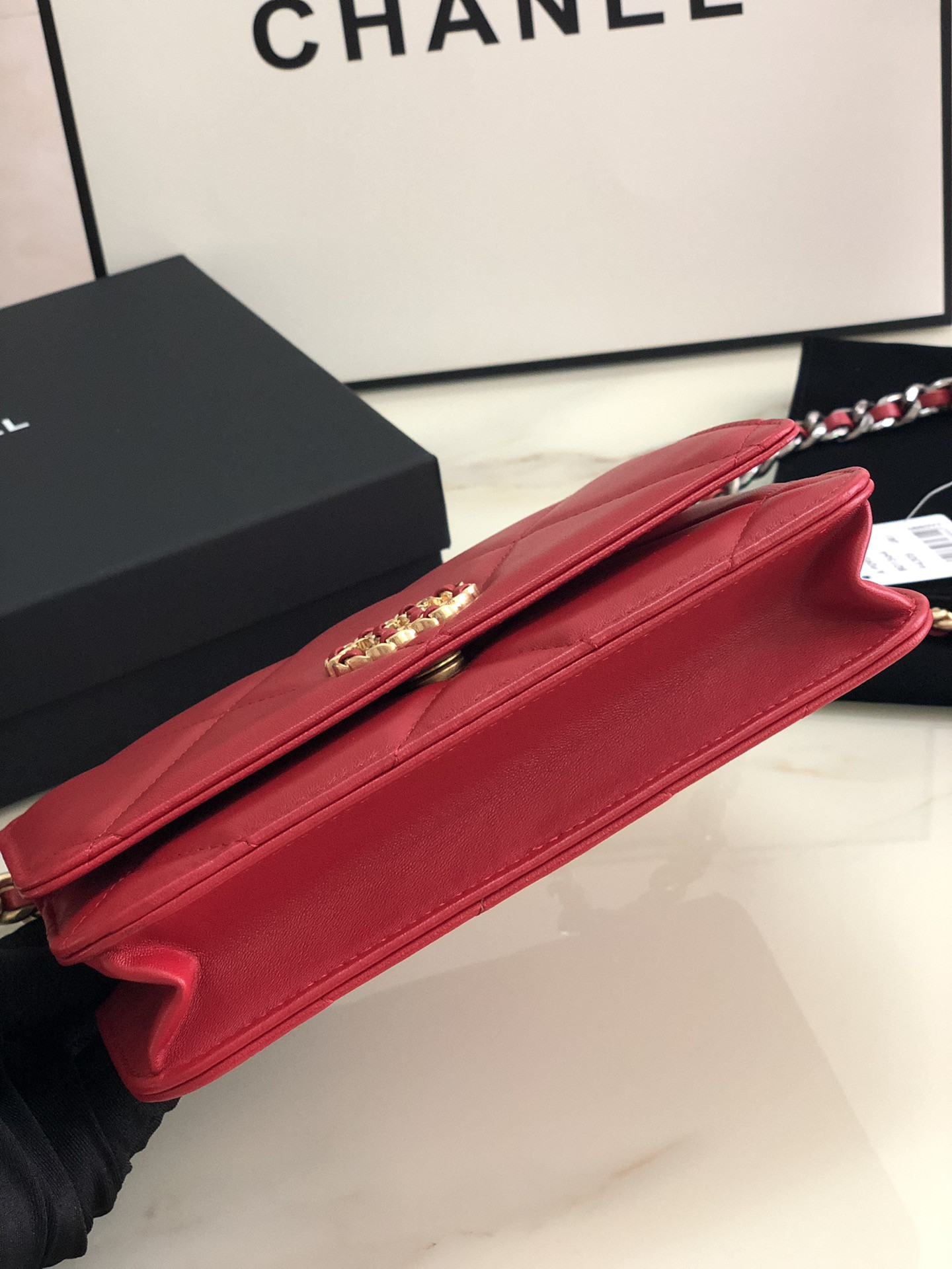 CHANEL CLASSIC WALLET ON CHAIN RED 4.8 × 7.5 × 1.4 in