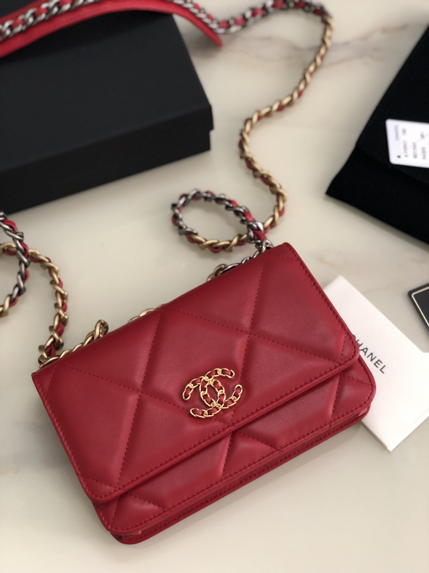CHANEL CLASSIC WALLET ON CHAIN RED 4.8 × 7.5 × 1.4 in