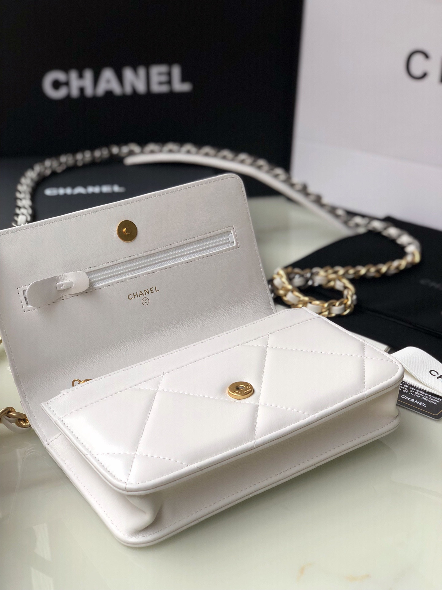 CHANEL CLASSIC WALLET ON CHAIN 4.8 × 7.5 × 1.4 in