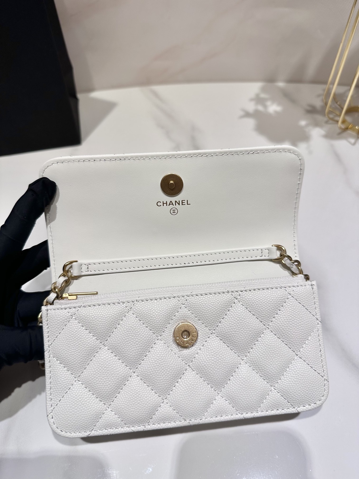 CHANEL CLASSIC WALLET ON CHAIN MINI WHITE 6.7 x 3.9 x 1.6 in