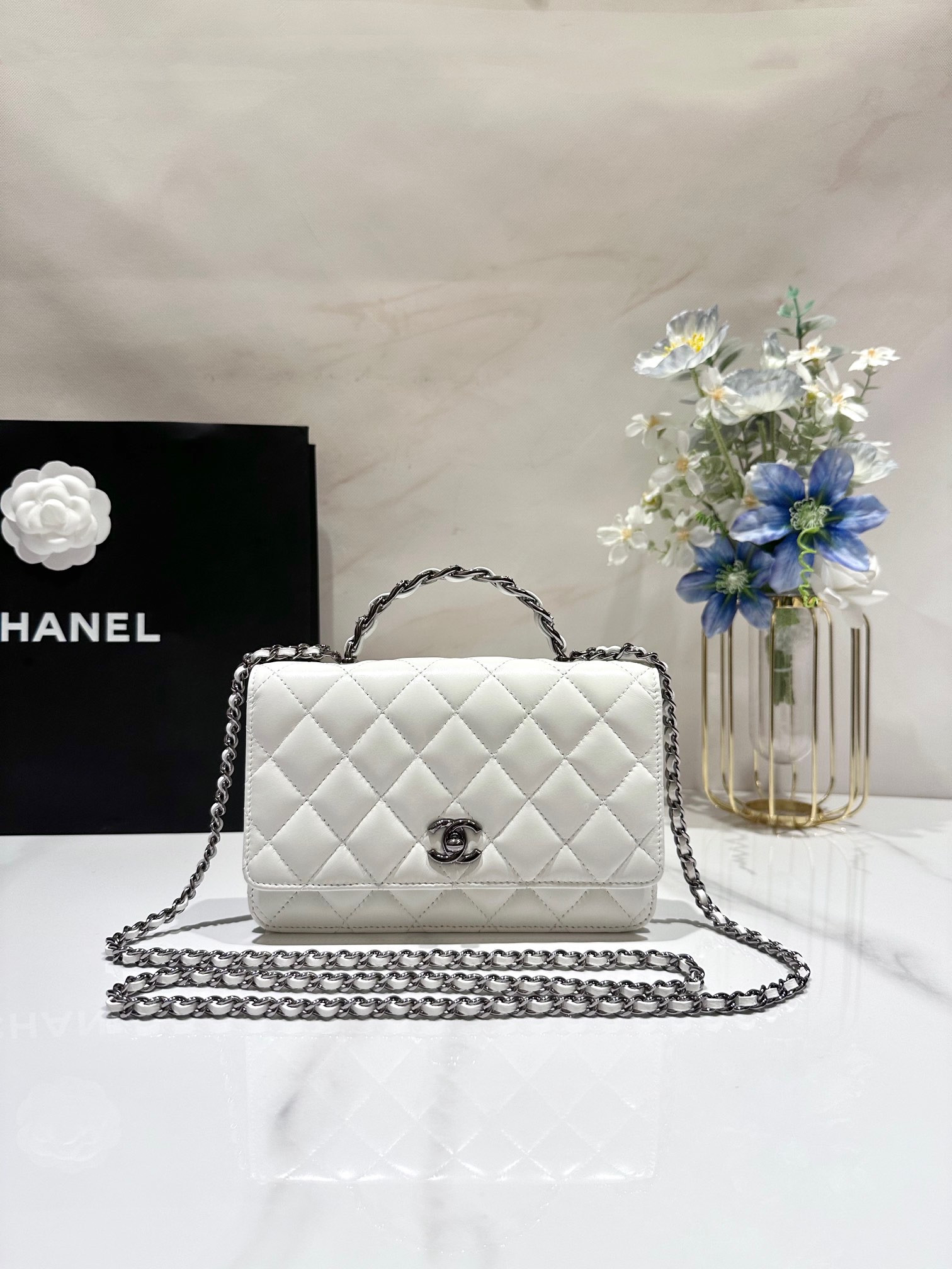 CHANEL CLASSIC WALLET ON CHAIN 4.8 × 7.5 × 1.4 in