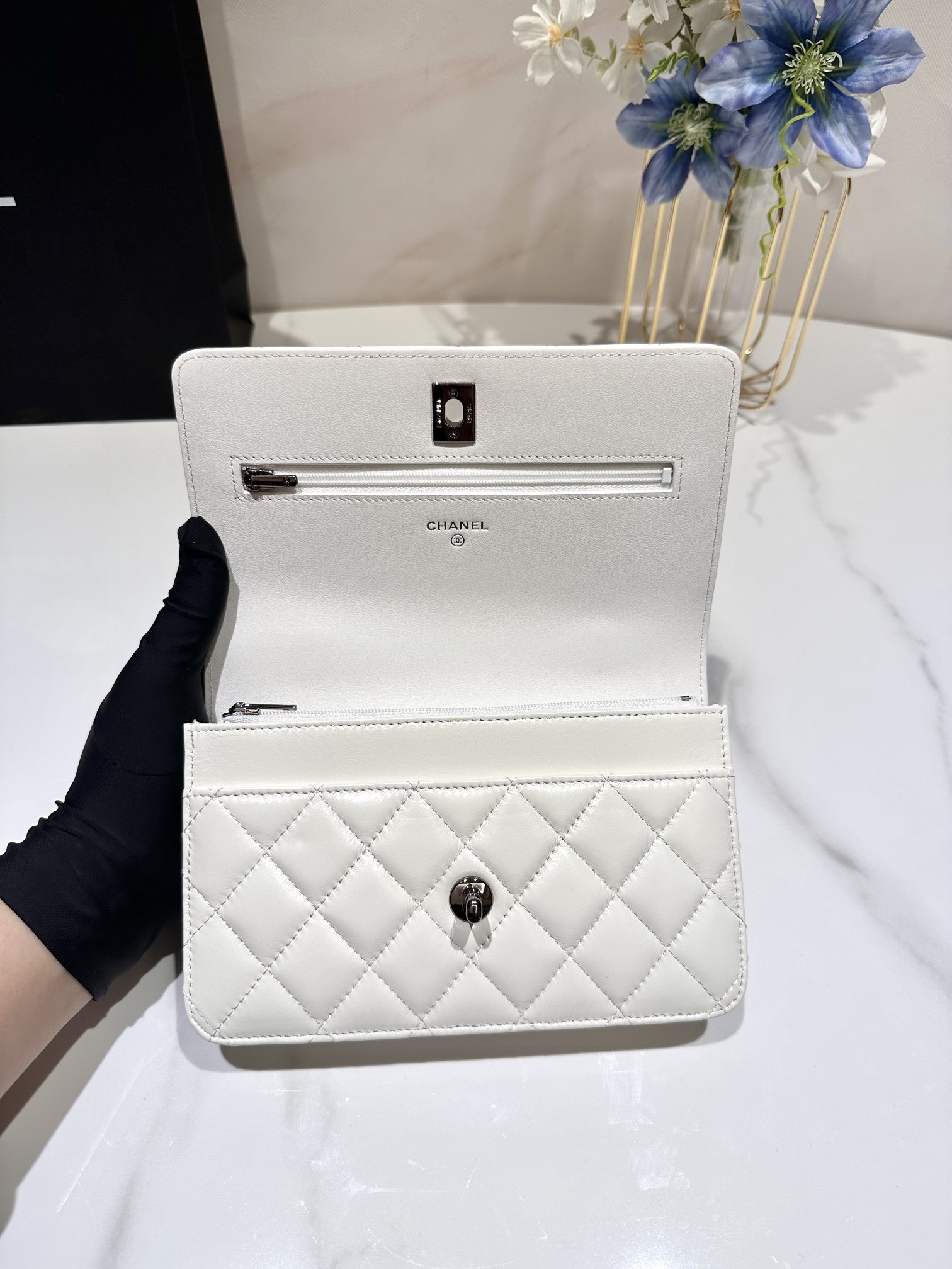 CHANEL CLASSIC WALLET ON CHAIN 4.8 × 7.5 × 1.4 in