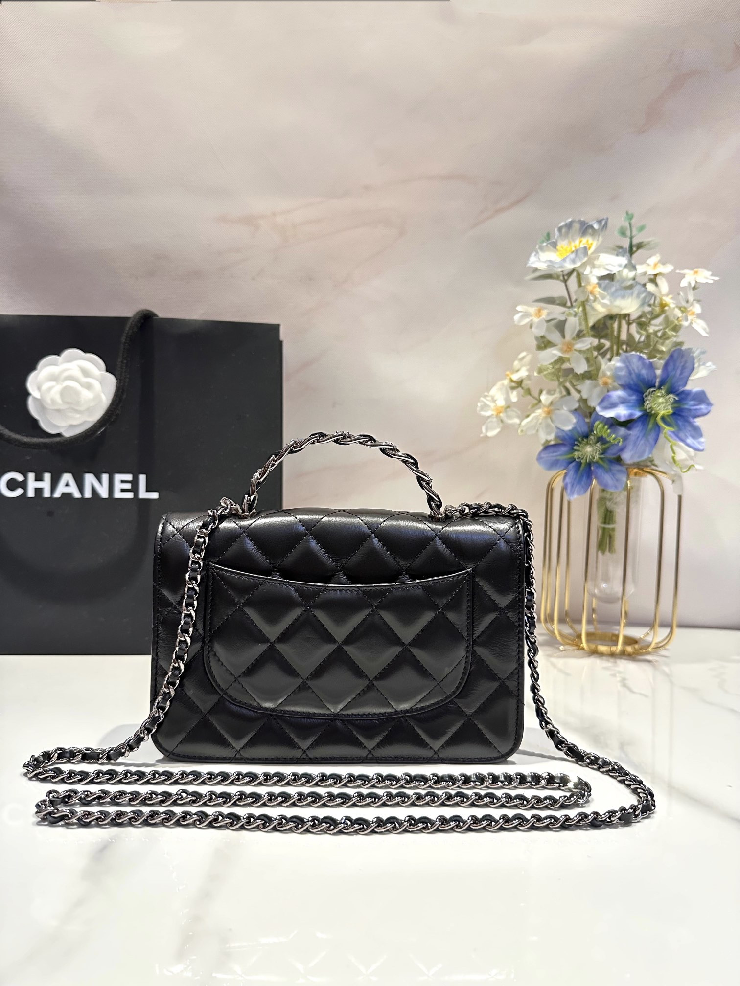 CHANEL CLASSIC WALLET ON CHAIN 4.8 × 7.5 × 1.4 in