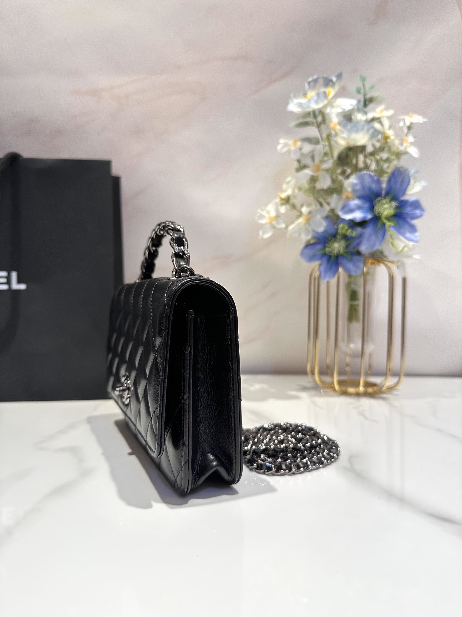 CHANEL CLASSIC WALLET ON CHAIN 4.8 × 7.5 × 1.4 in