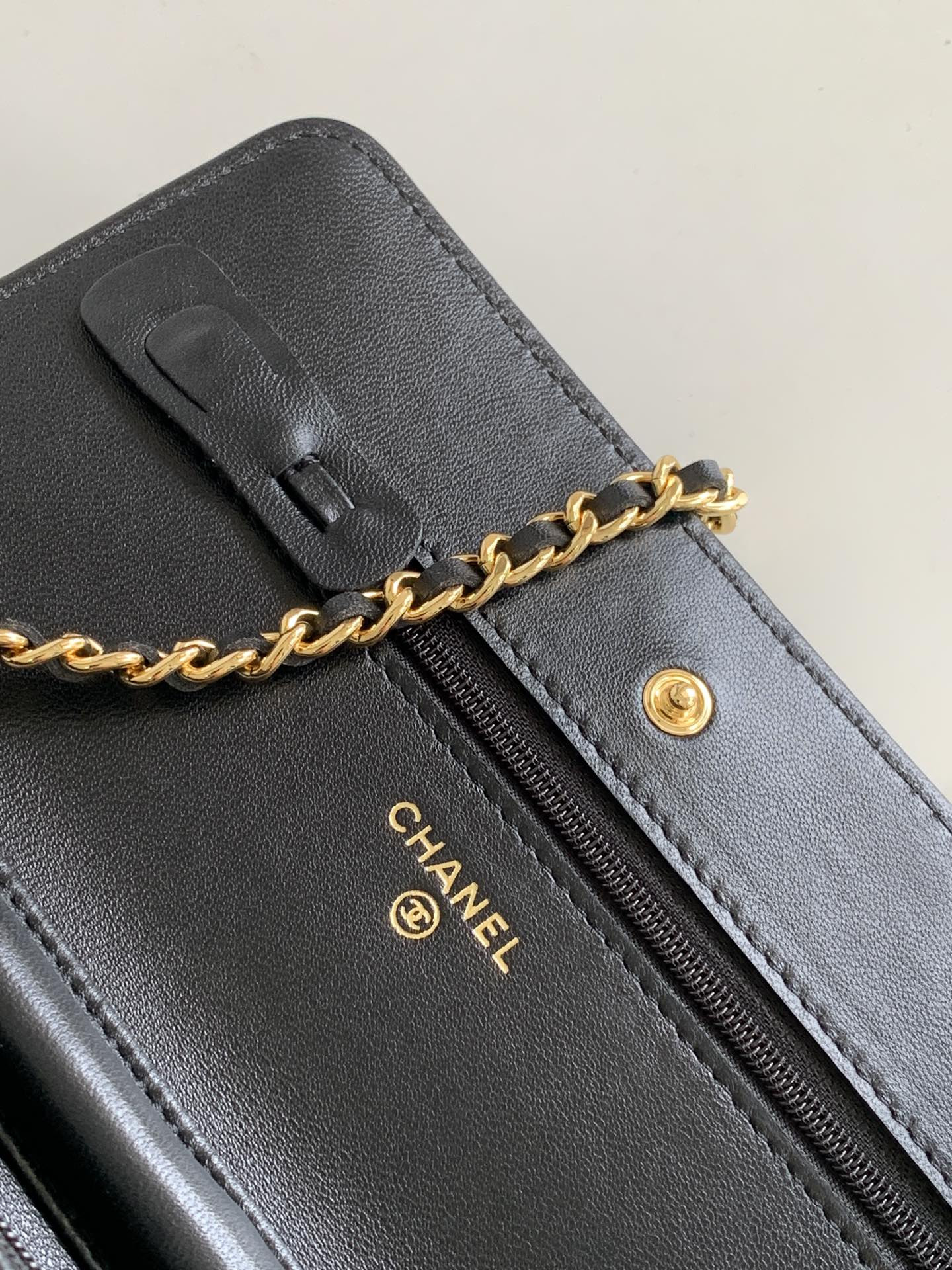 CHANEL CLASSIC WALLET ON CHAIN BLACK 4.8 × 7.5 × 1.4 in