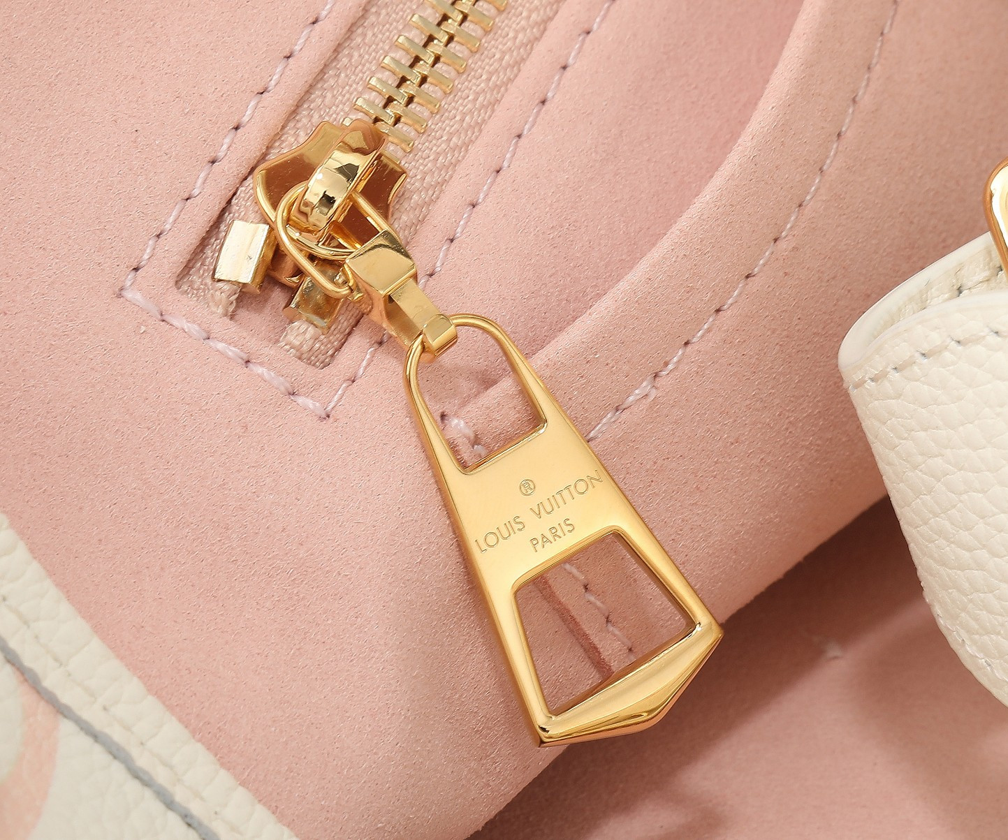 LV CarryAll PM M24141 11.6x9.4x4.7 inches