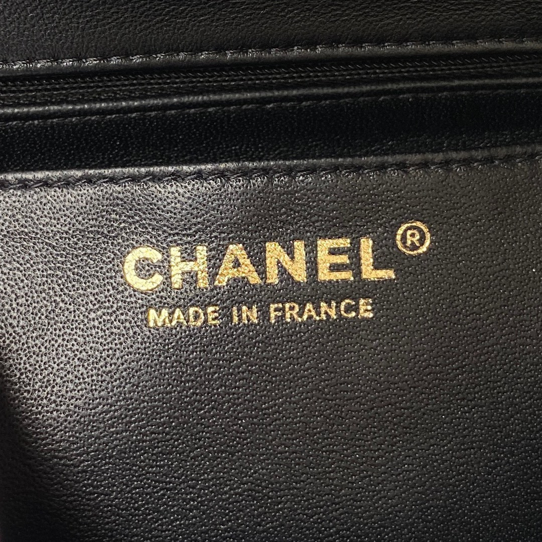 Chanel Mini Classic Handbag With Top Handle 12 × 20 × 6 cm