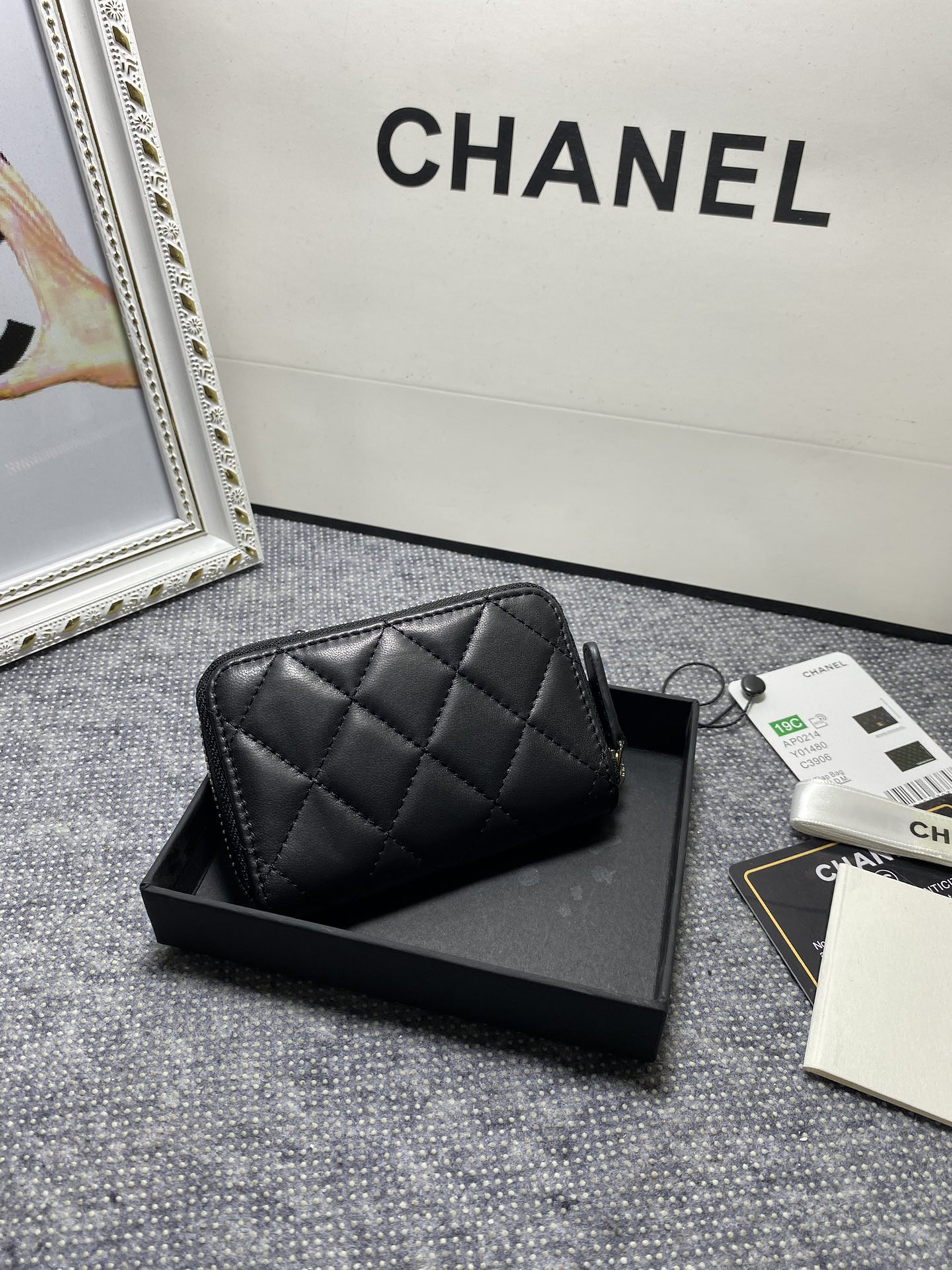CHANEL ZIPPED COIN PURSE 7.5x 11x 2.5cm