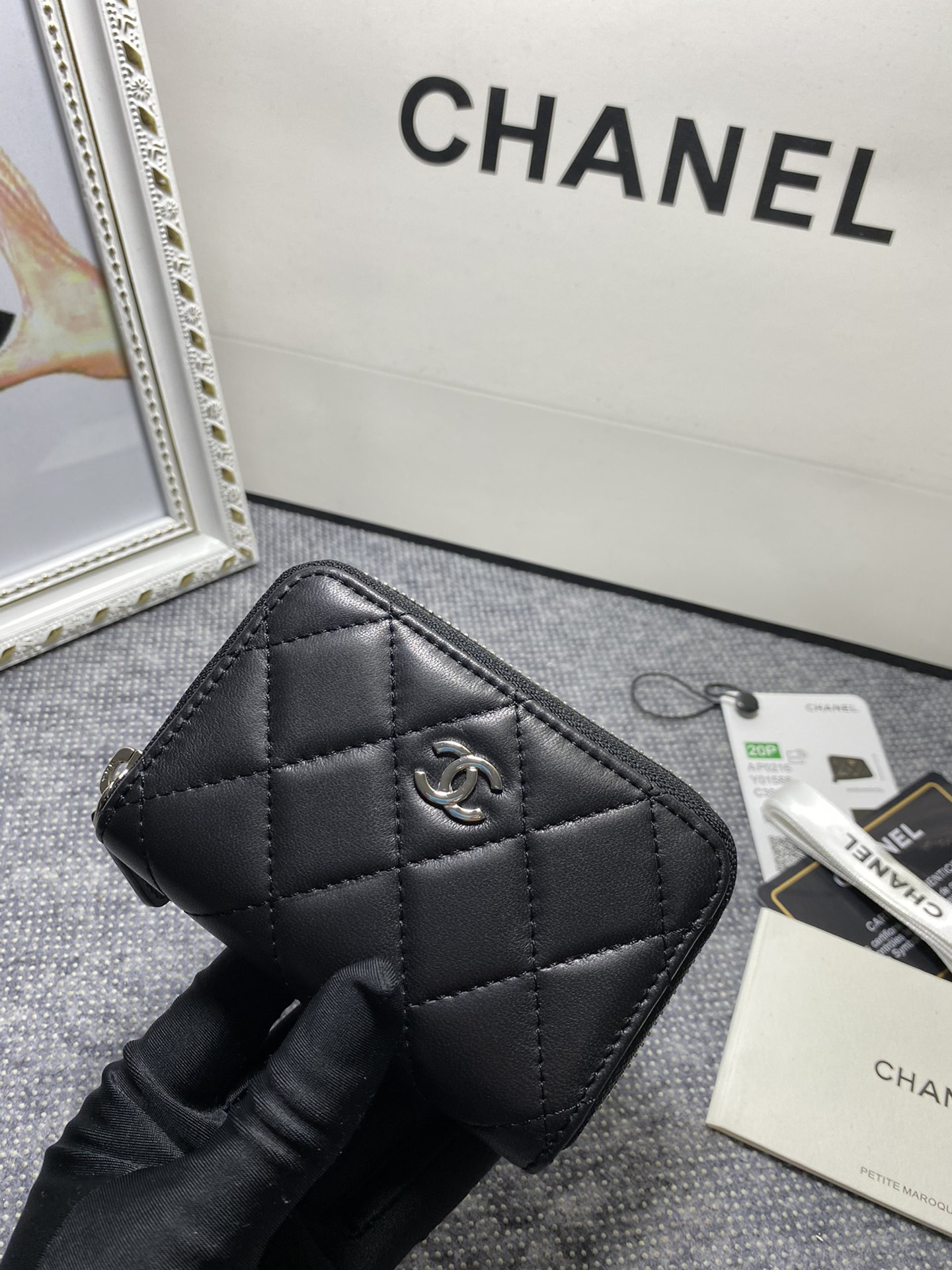 CHANEL ZIPPED COIN PURSE 7.5x 11x 2.5cm